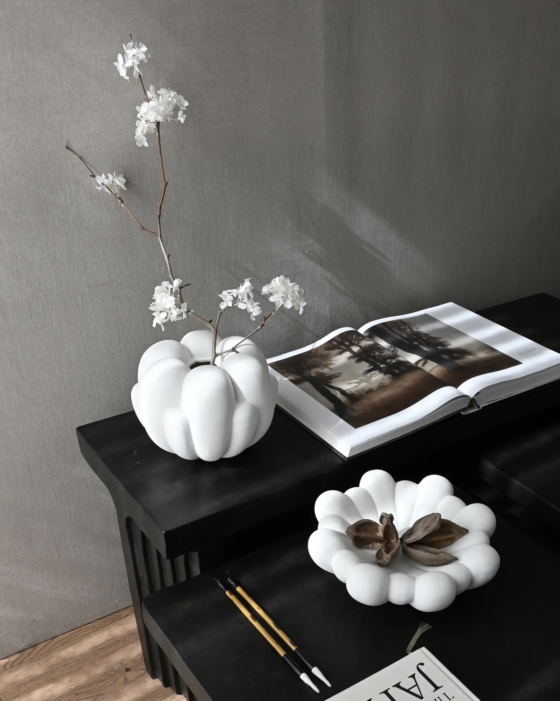 Bloom Tray skål medio Ø28,5 cm, Bone white 101 Copenhagen