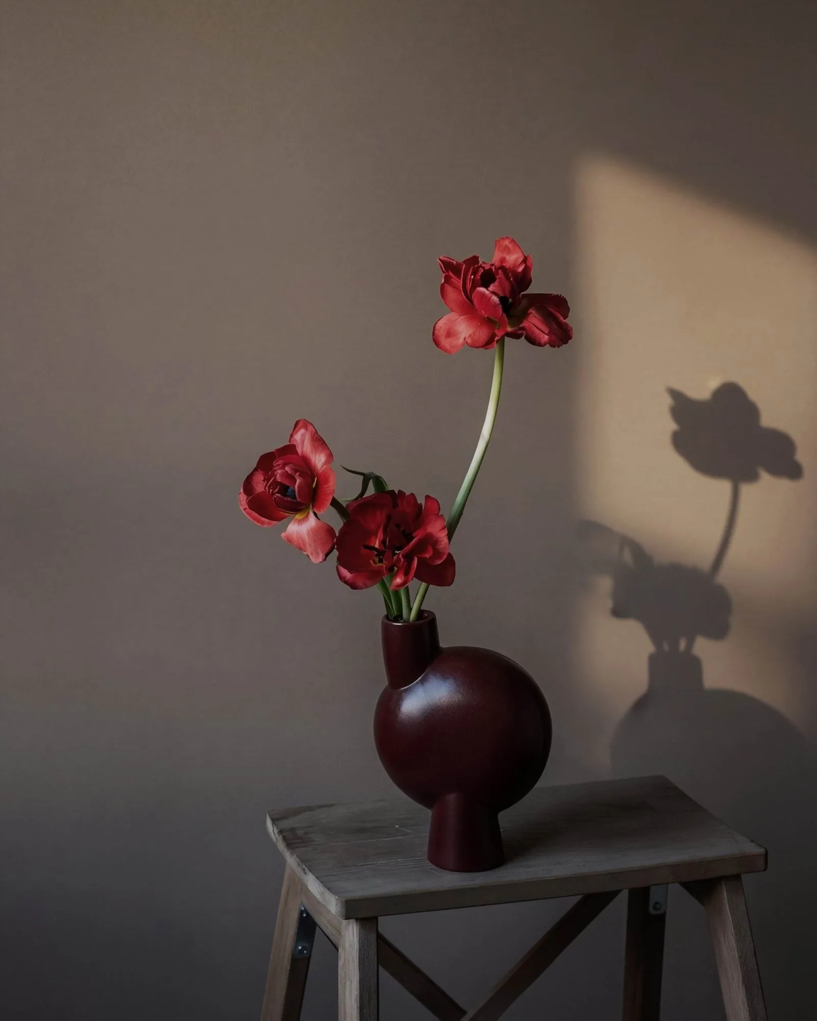 Sphere Bubl vas Medio, Maroon 101 Copenhagen