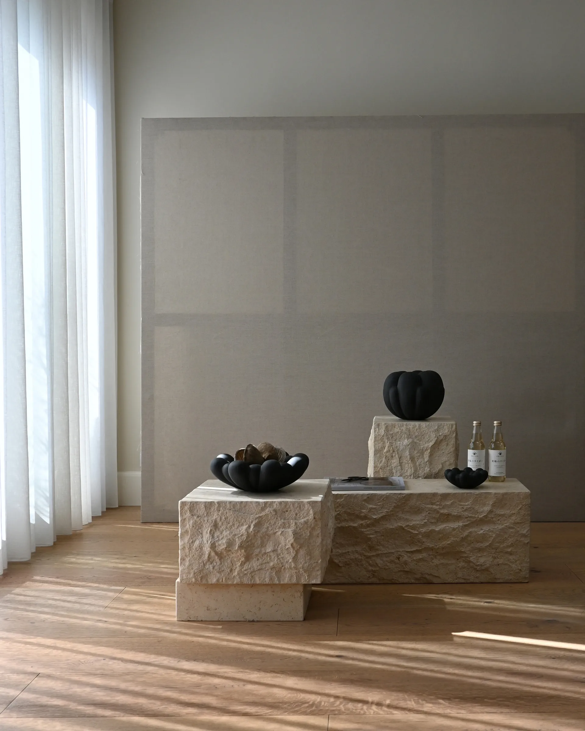 Temple sidobord low 42x40 cm, Chrome-limestone 101 Copenhagen