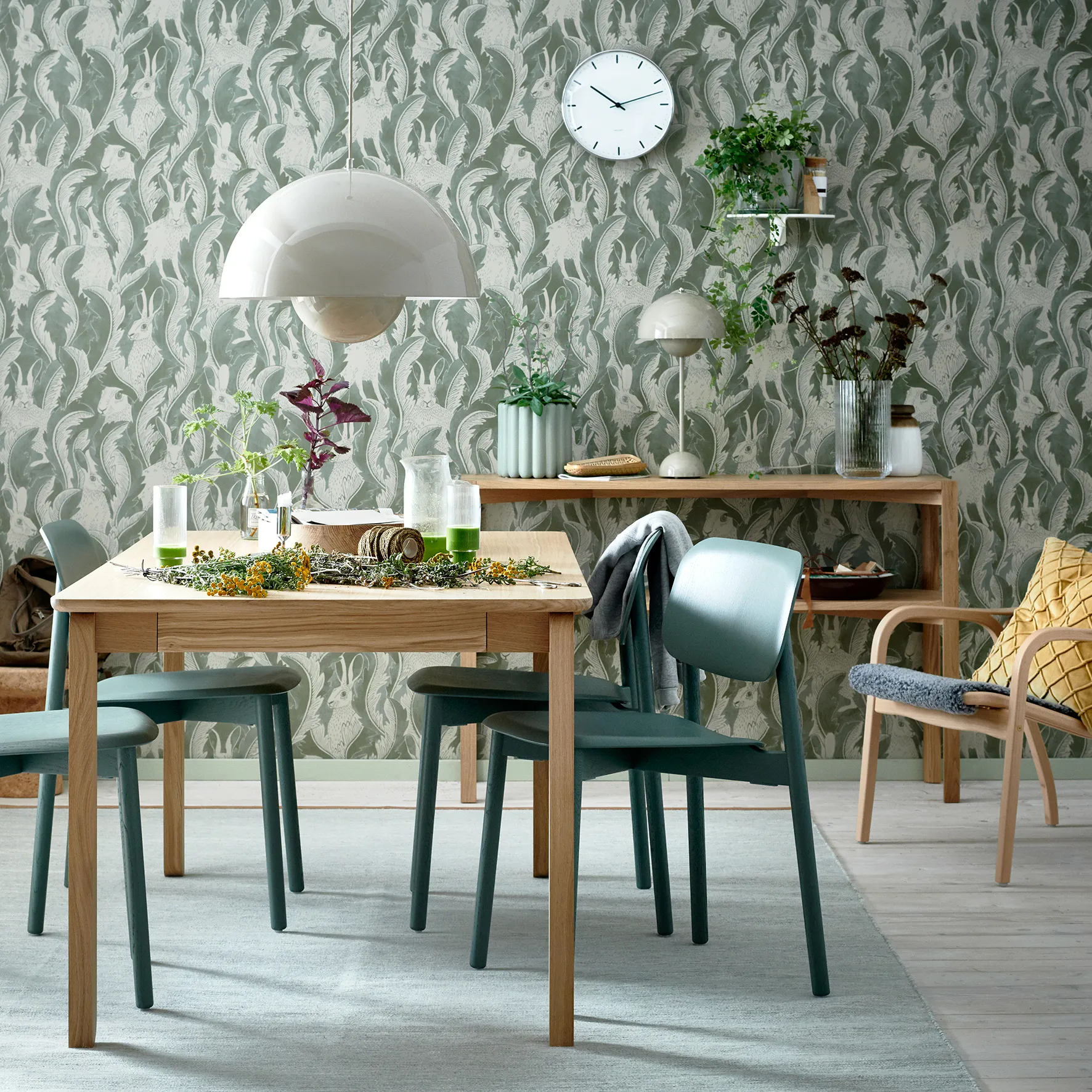 Anton konsolbord 35x125 cm, Vitpigmenterad ek 1898