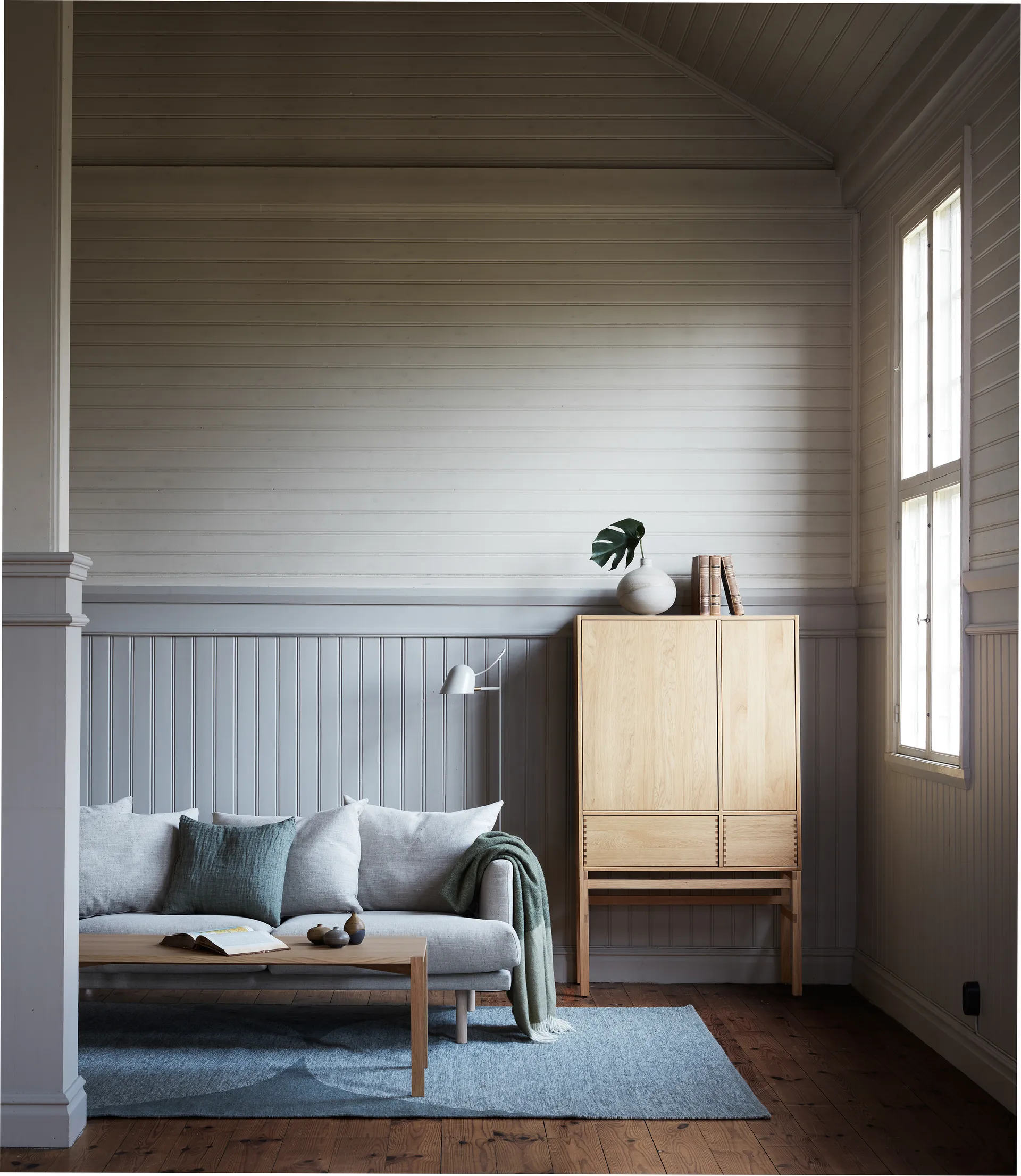 Anton soffbord 50x125 cm, Vitpigmenterad ek 1898