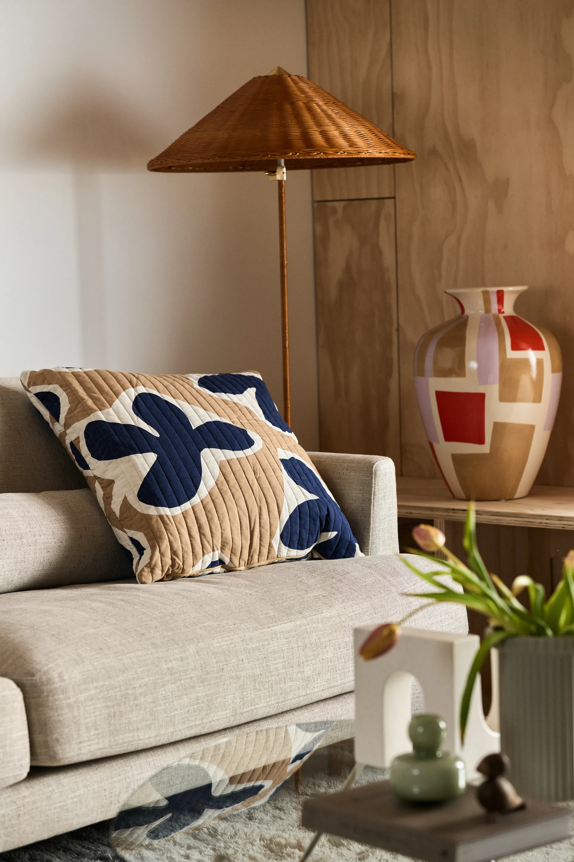 Bredhult soffa, Bern beige 0341-vitoljad ek, 3-sits 1898