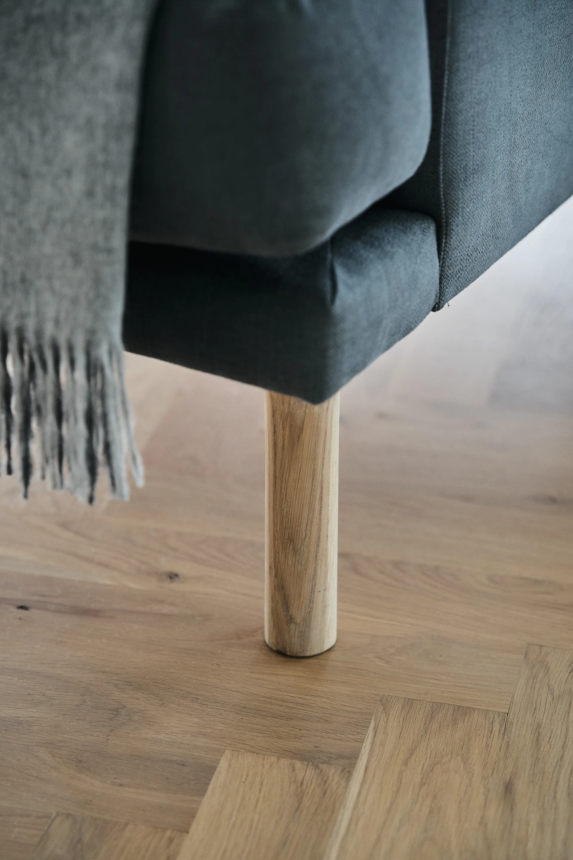 Lidnäs fåtölj, Caleido mörkgrå 1898