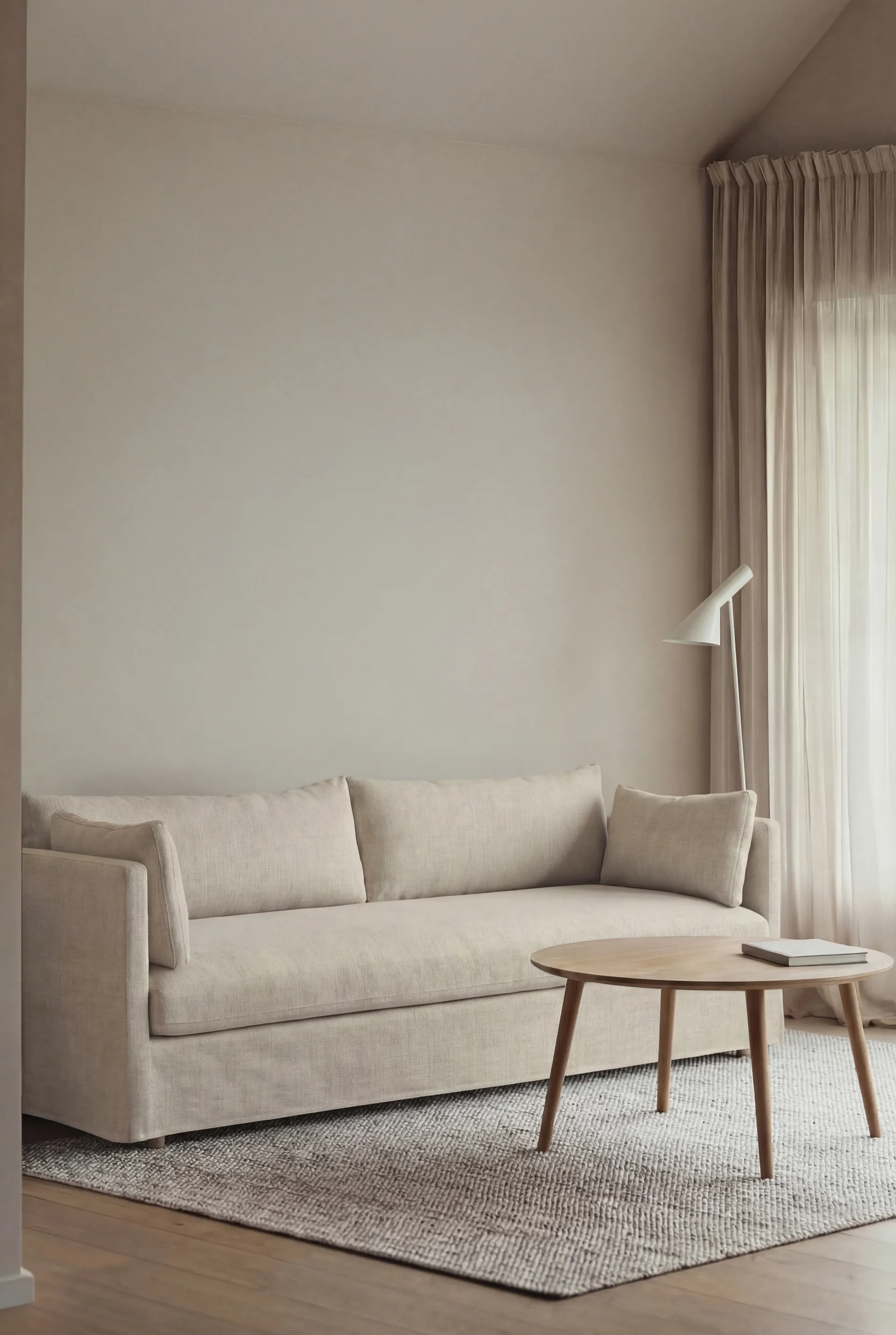 Linnevik soffa, Oslo Nature 1540-vitoljad ek, 4-sits, med kappa 1898