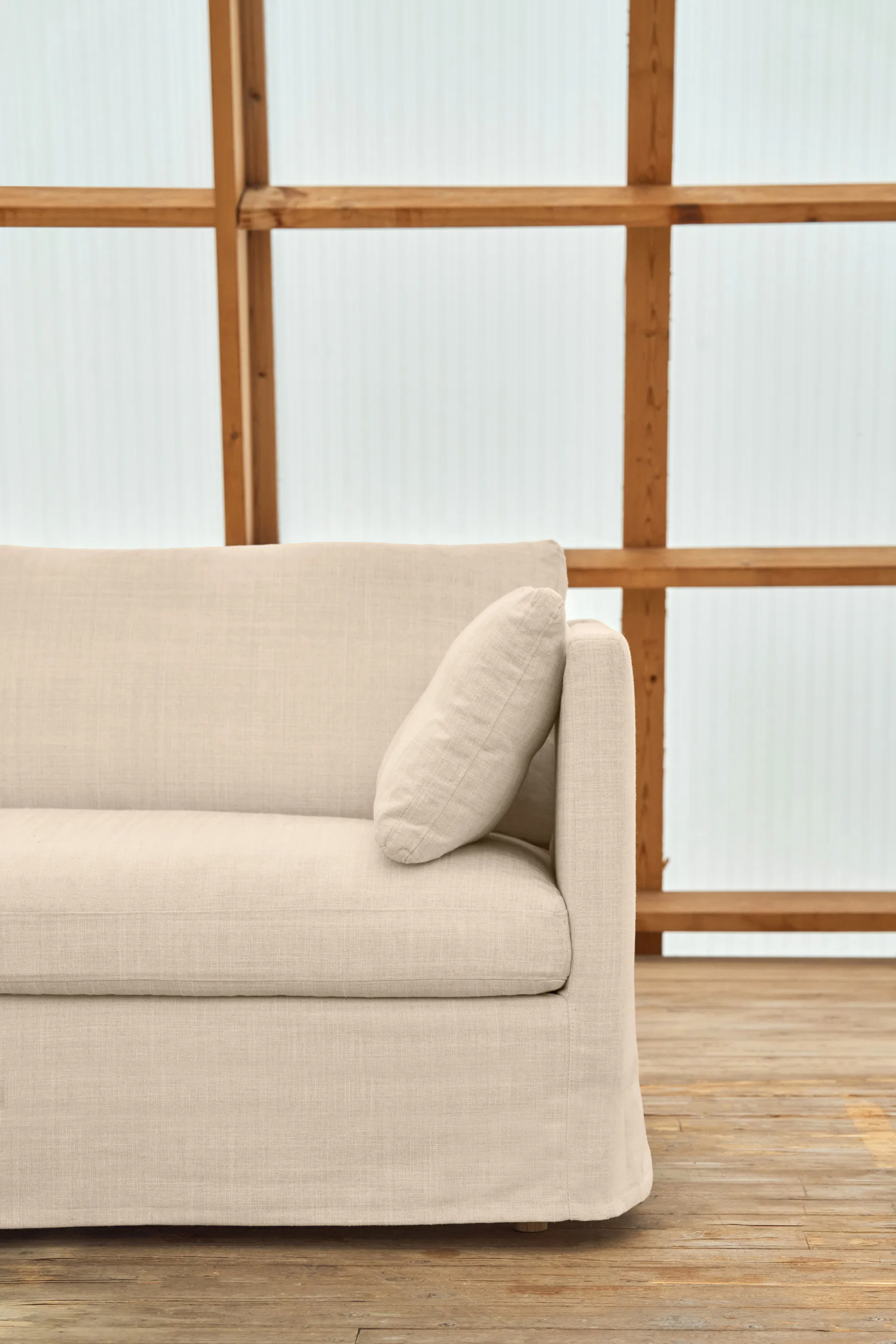 Linnevik soffa, Same Beige 6670-vitoljad ek, 4-sits, med kappa 1898