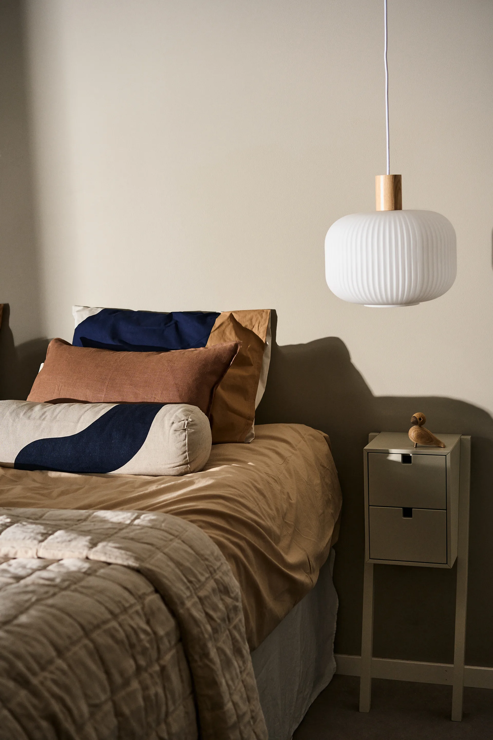 Square säng- och hallhylla, Sand 1898