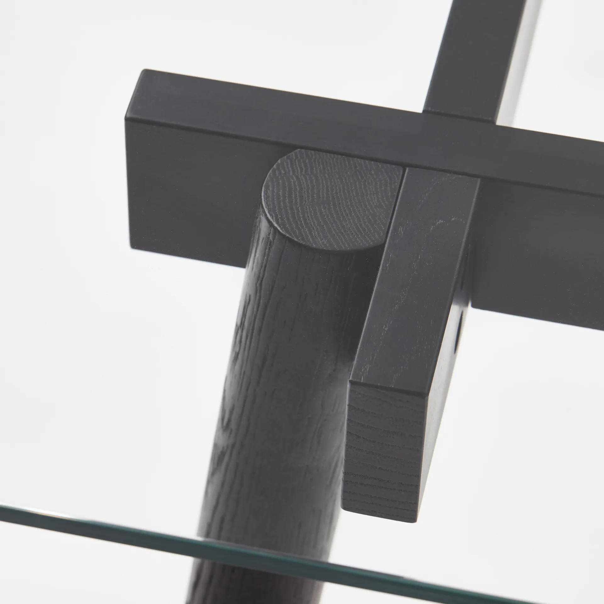 Corners matbord, ek svartbetsad, glas A2