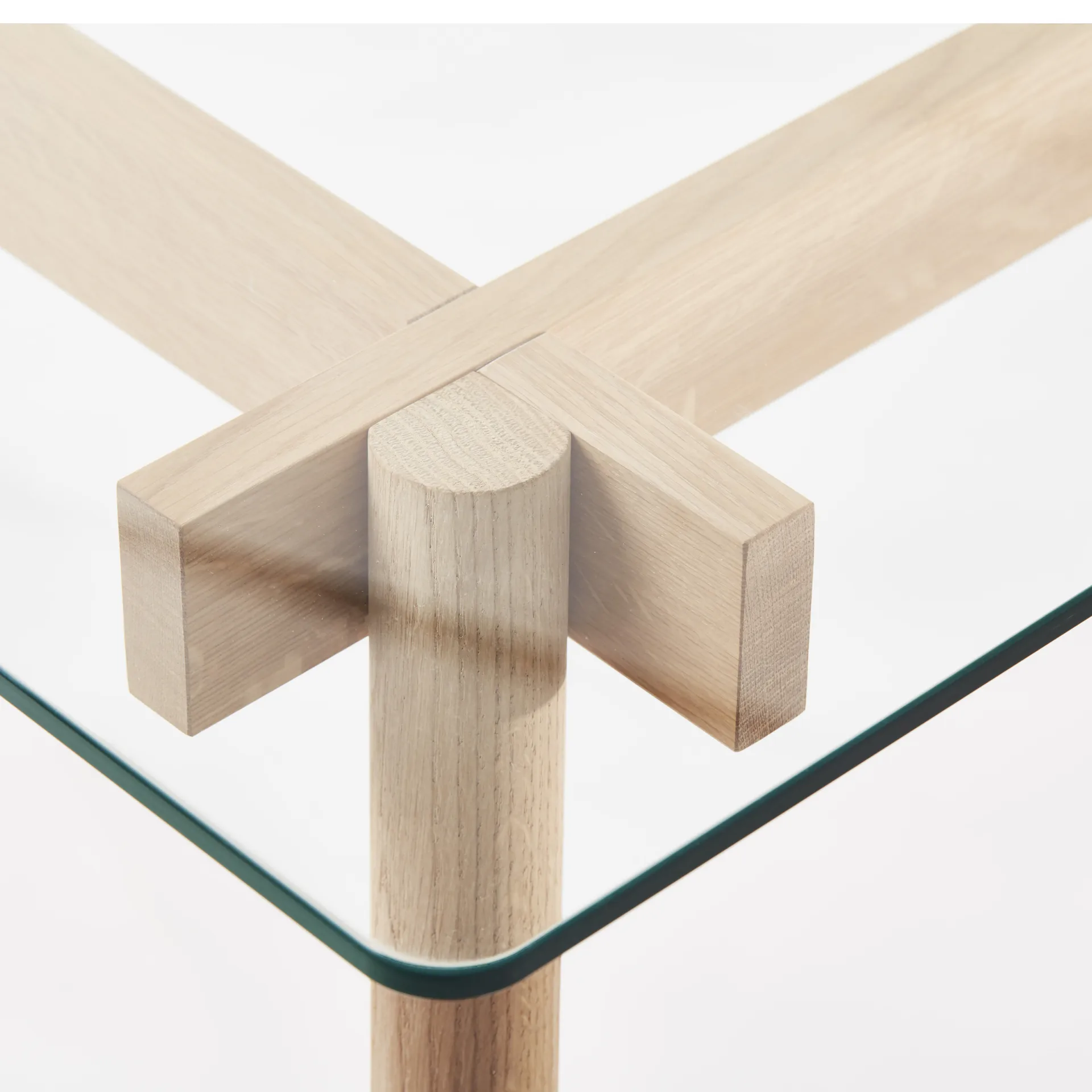 Corners matbord, ek vitolja, glas A2