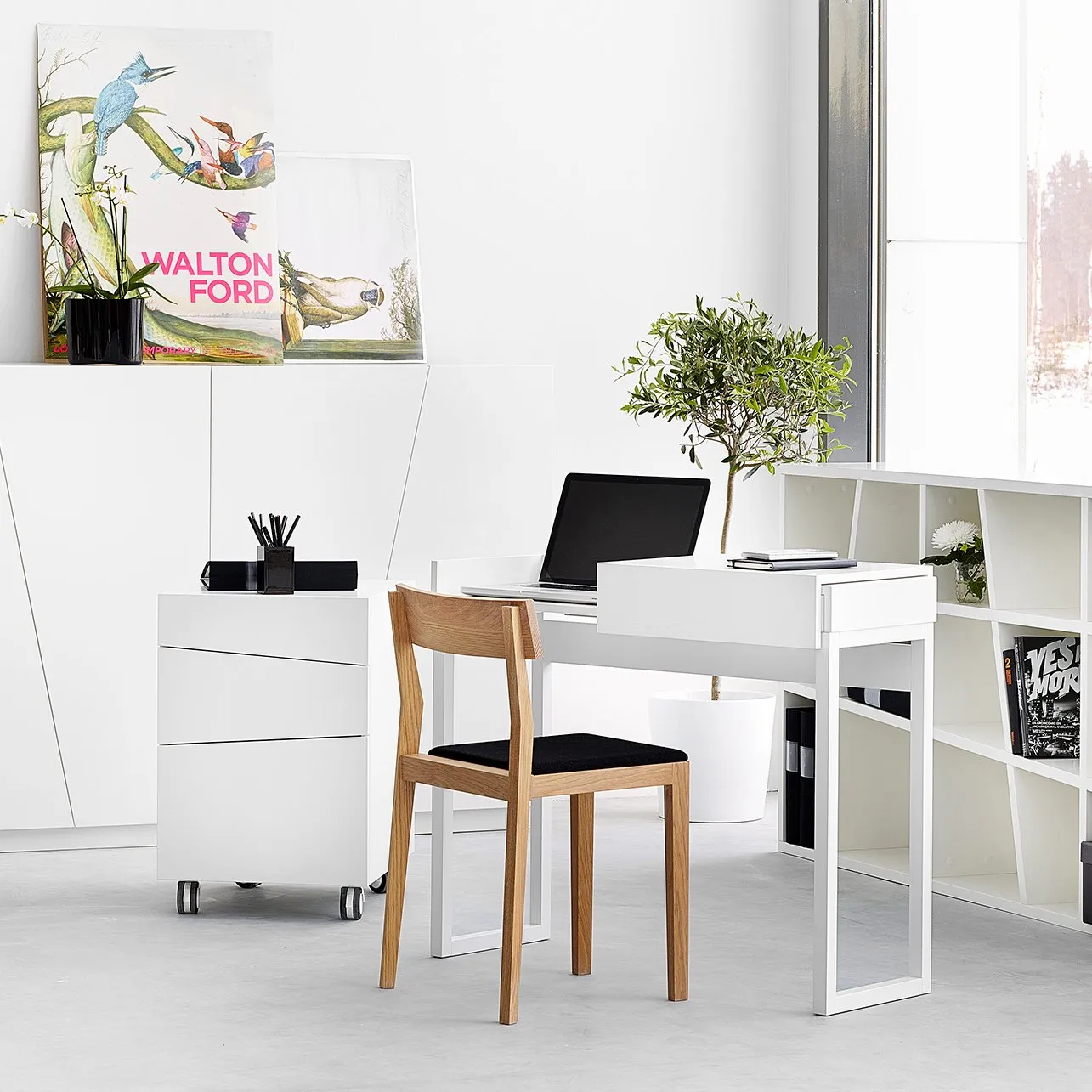 Hidden laptop bord, Vit A2