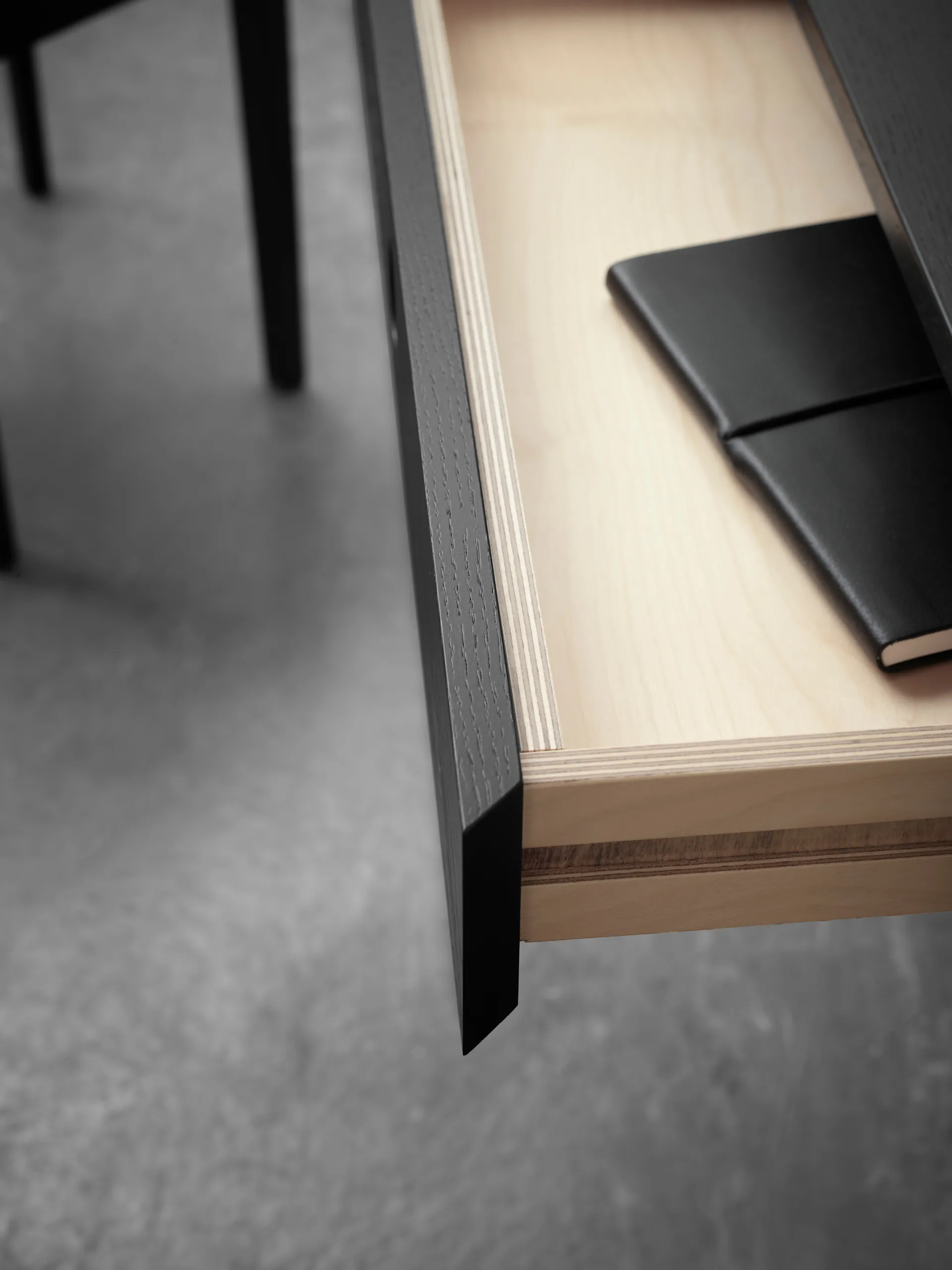 Mind skrivbord, Svartbetsad ek, 118x74x44 cm A2