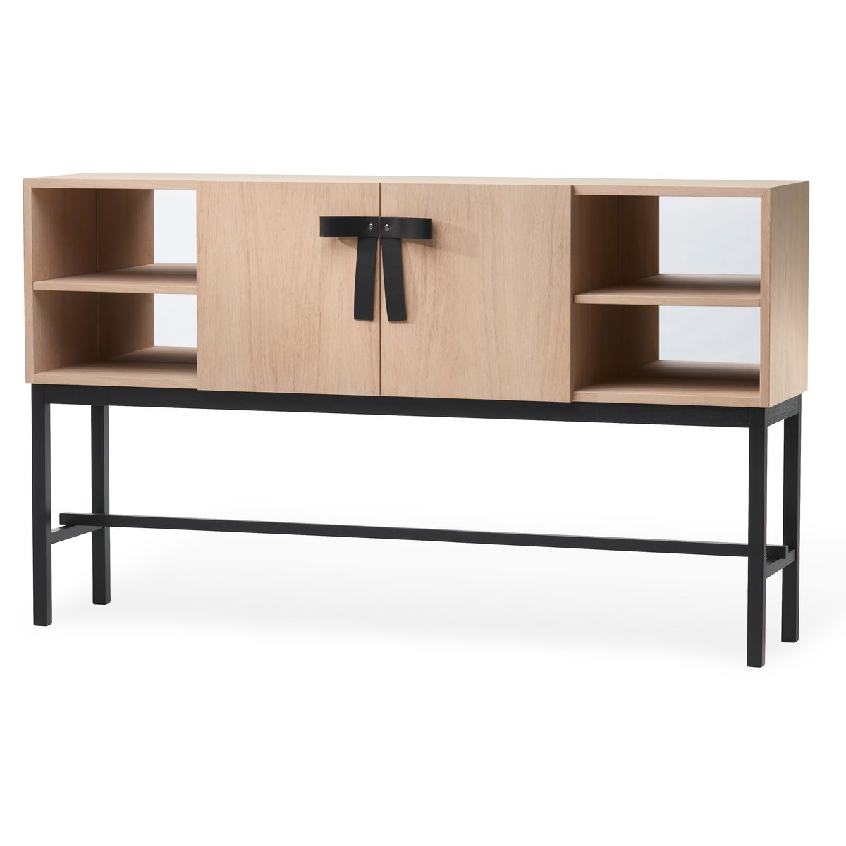 A2 The Bow sideboard Vitoljad ek | Skandinavisk Design | Sideboards & Skänkar | Beige
