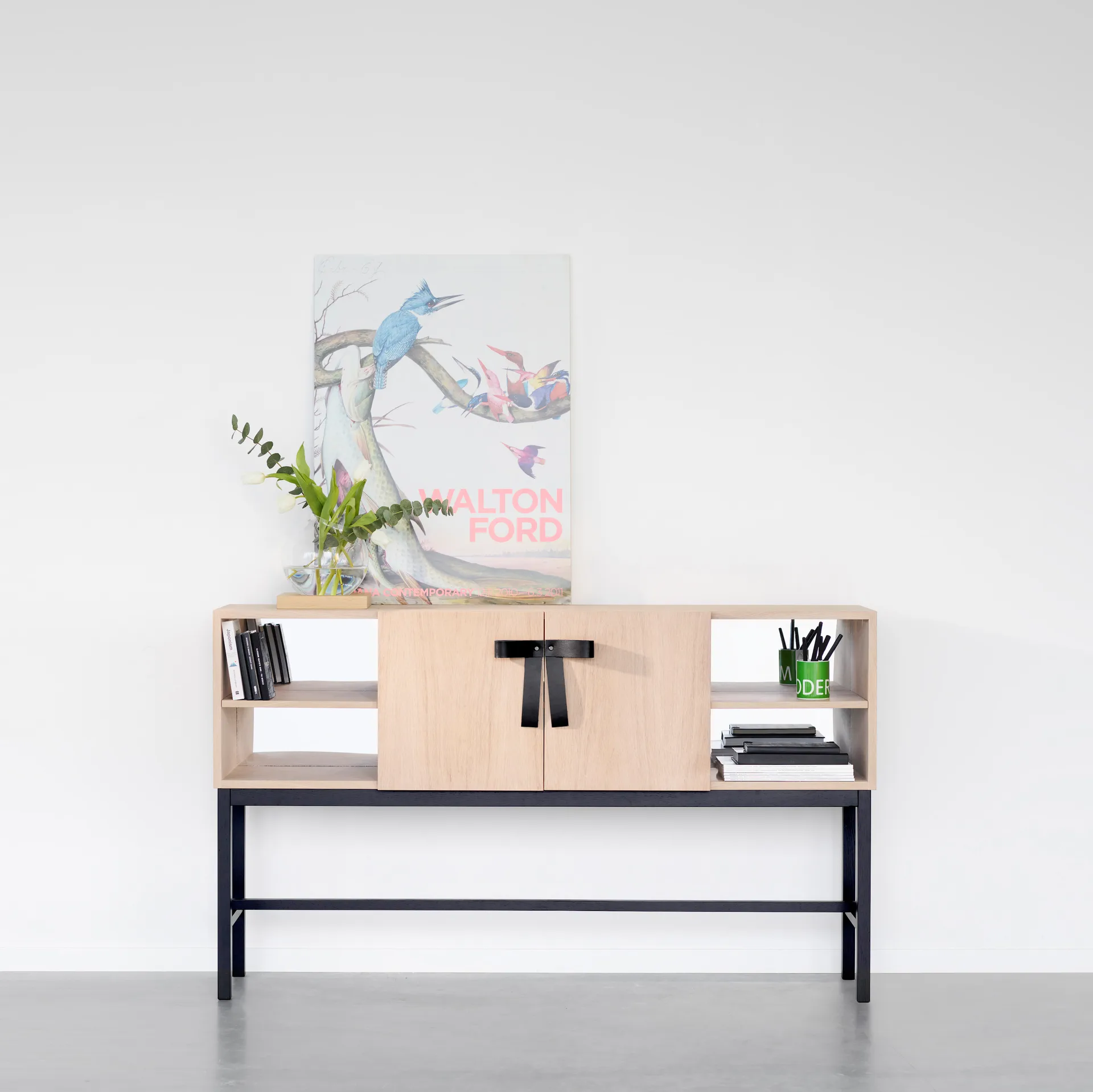 The Bow sideboard, Vitoljad ek A2