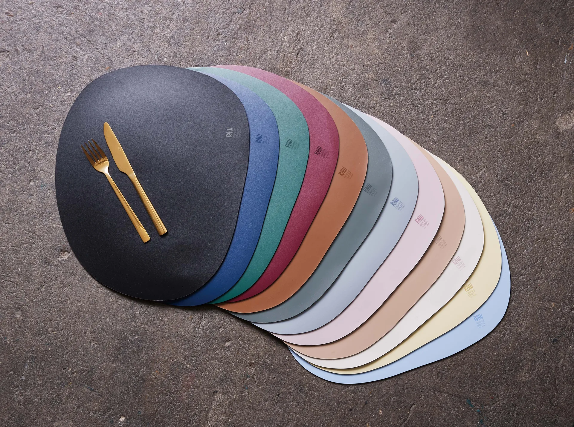 Raw creative bordstablett silikon 41x33,5 cm, Svart Aida