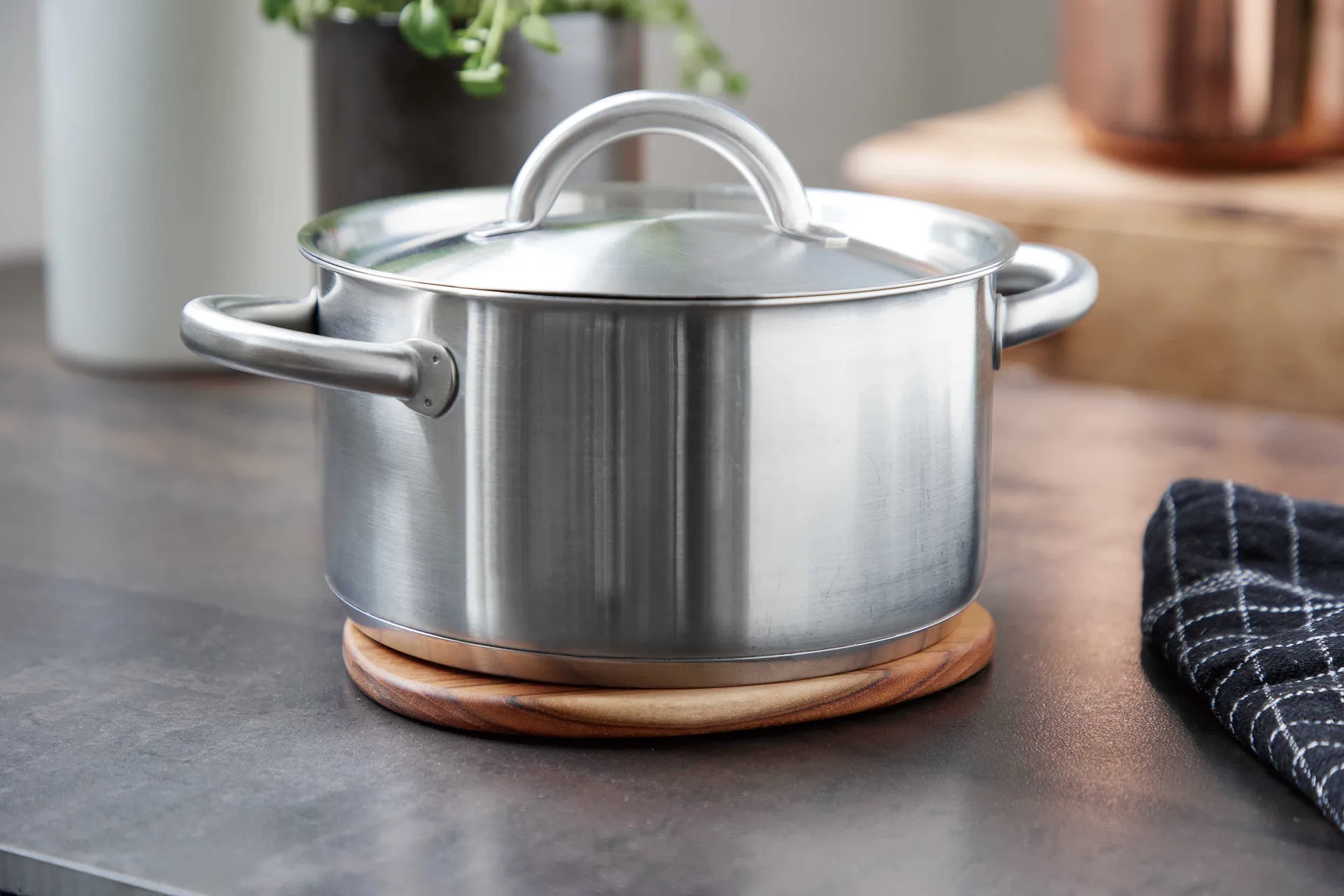 Raw grytunderlägg magnetiskt 15x17,5 cm, Teak Aida