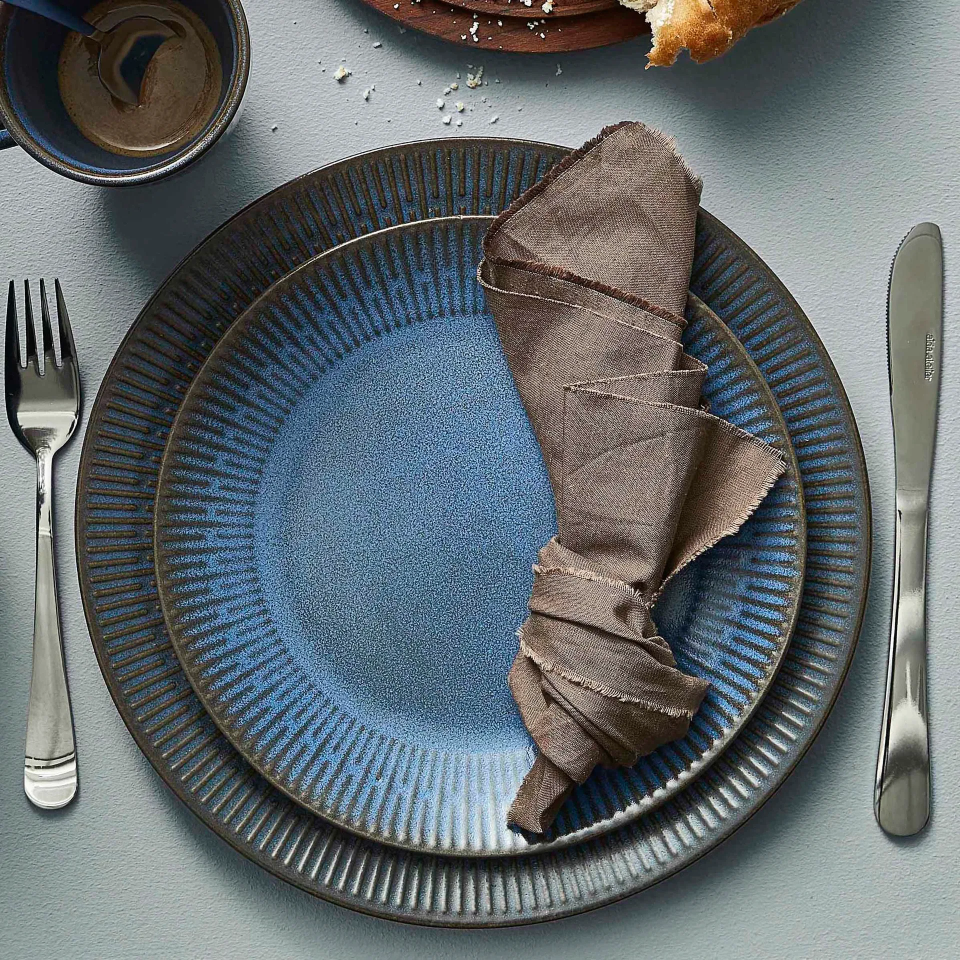 Relief tallrik 22 cm, Blå Aida