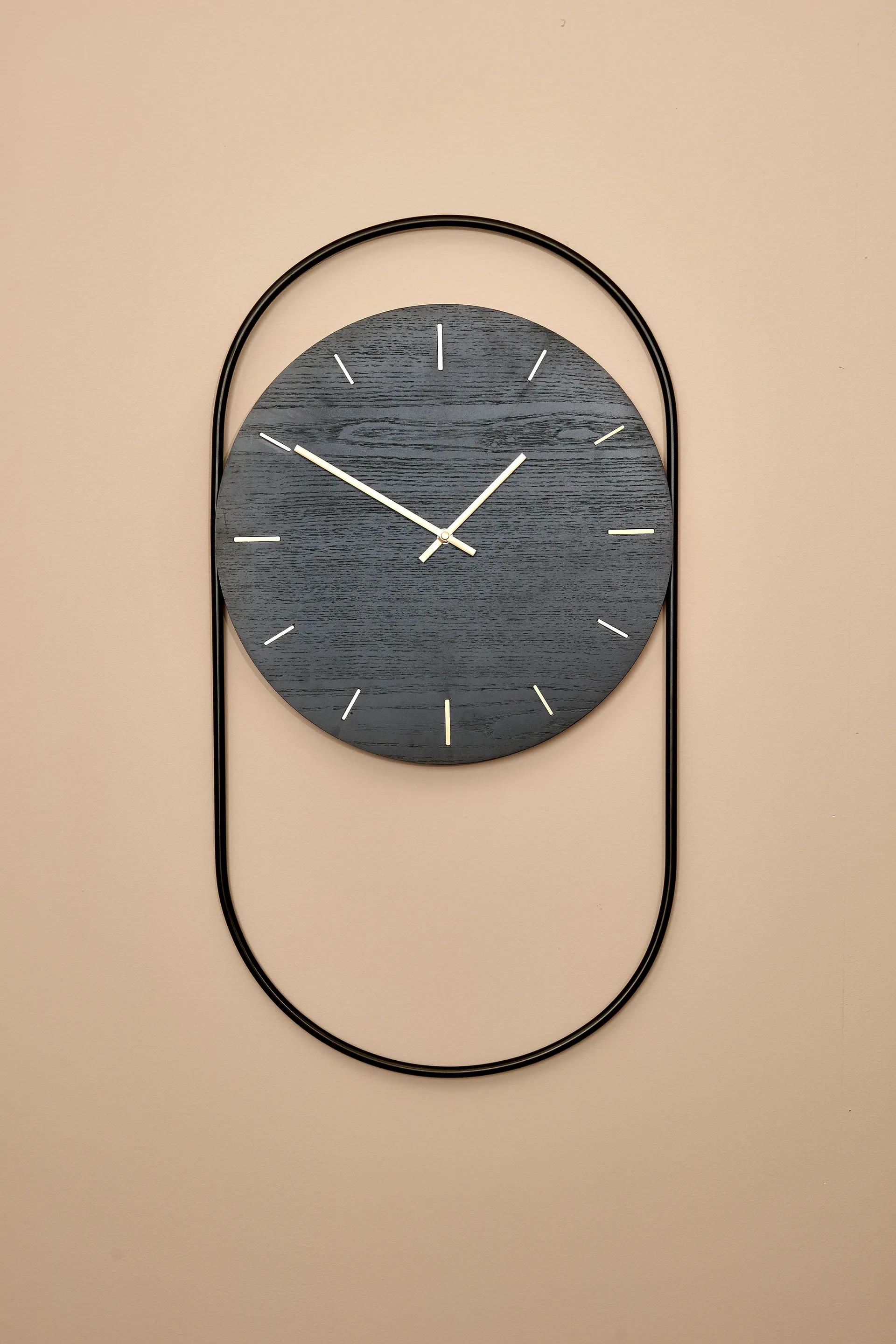 A-Wall väggklocka 41x76 cm, Black-brass Andersen Furniture