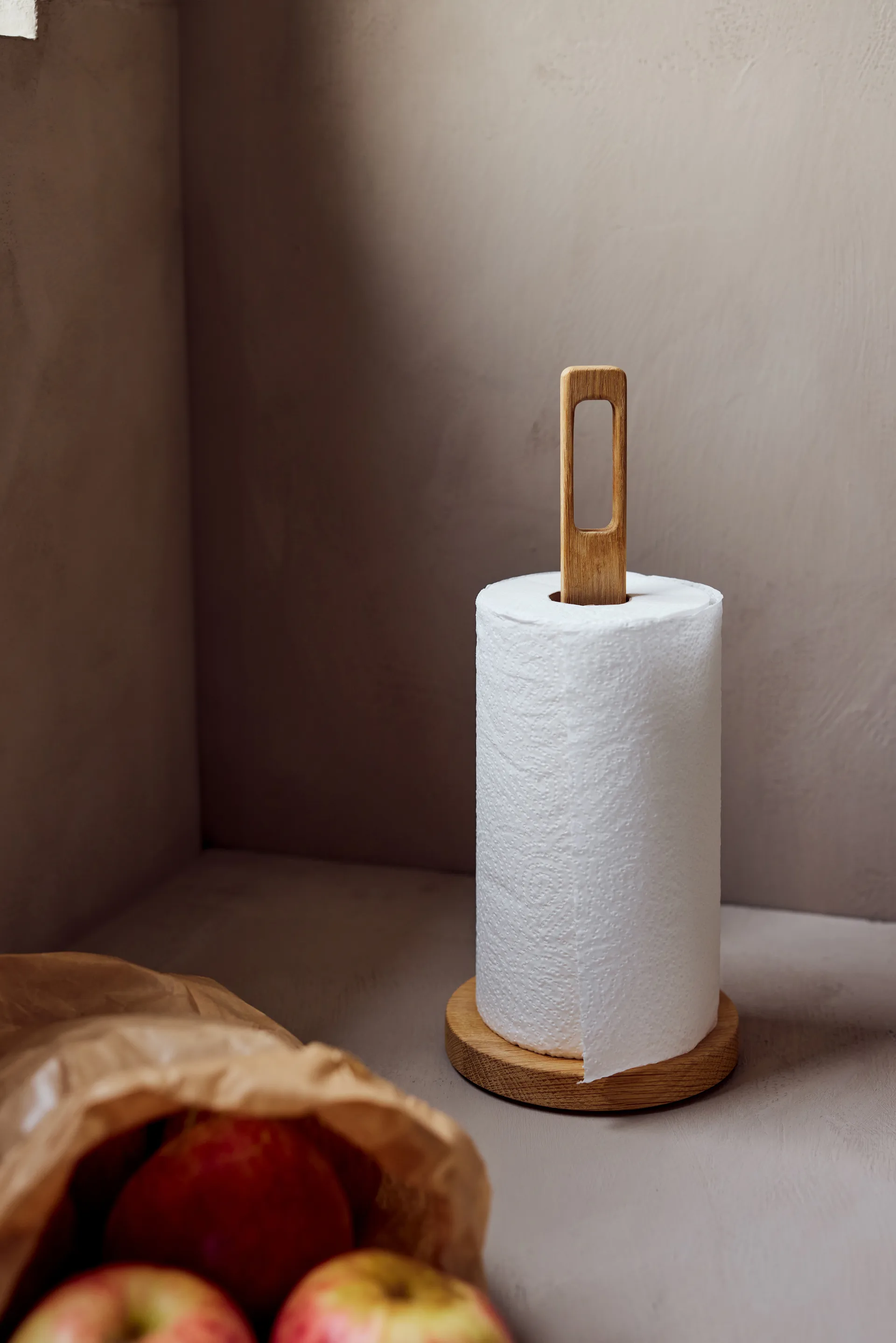 Andersen hushållspappershållare 33 cm, Oak Andersen Furniture