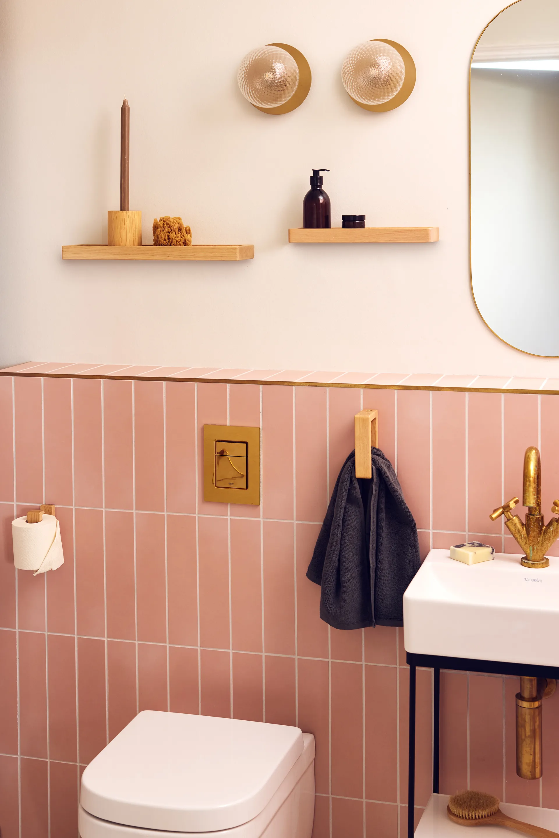 Andersen toalettpappershållare, Lacquered oak Andersen Furniture