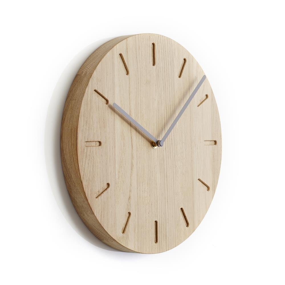 Applicata Watch:Out väggklocka ek ek-grå | Skandinavisk Design | Väggklockor | Brun