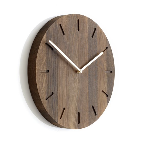 Applicata Watch:Out väggklocka ek mörk ek-mässing | Skandinavisk Design | Väggklockor | Brun