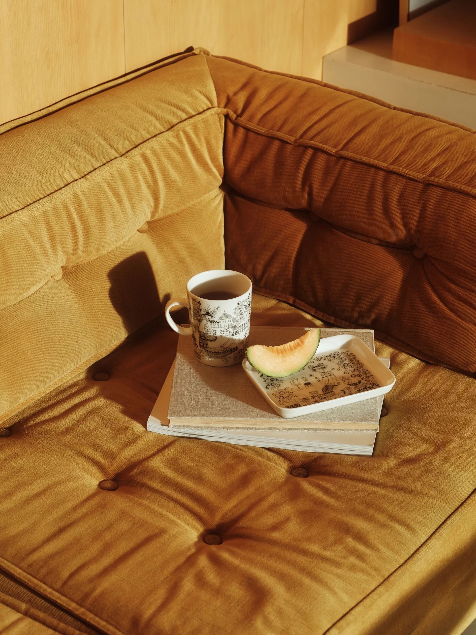 Emilia tallrik 15x19 cm, Svart-vit Arabia