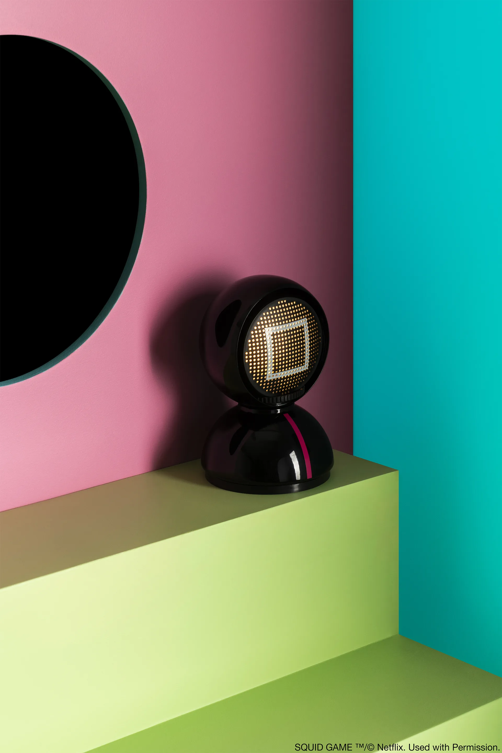 Eclisse x Squid Game bordslampa Special Edition, Guard black Artemide