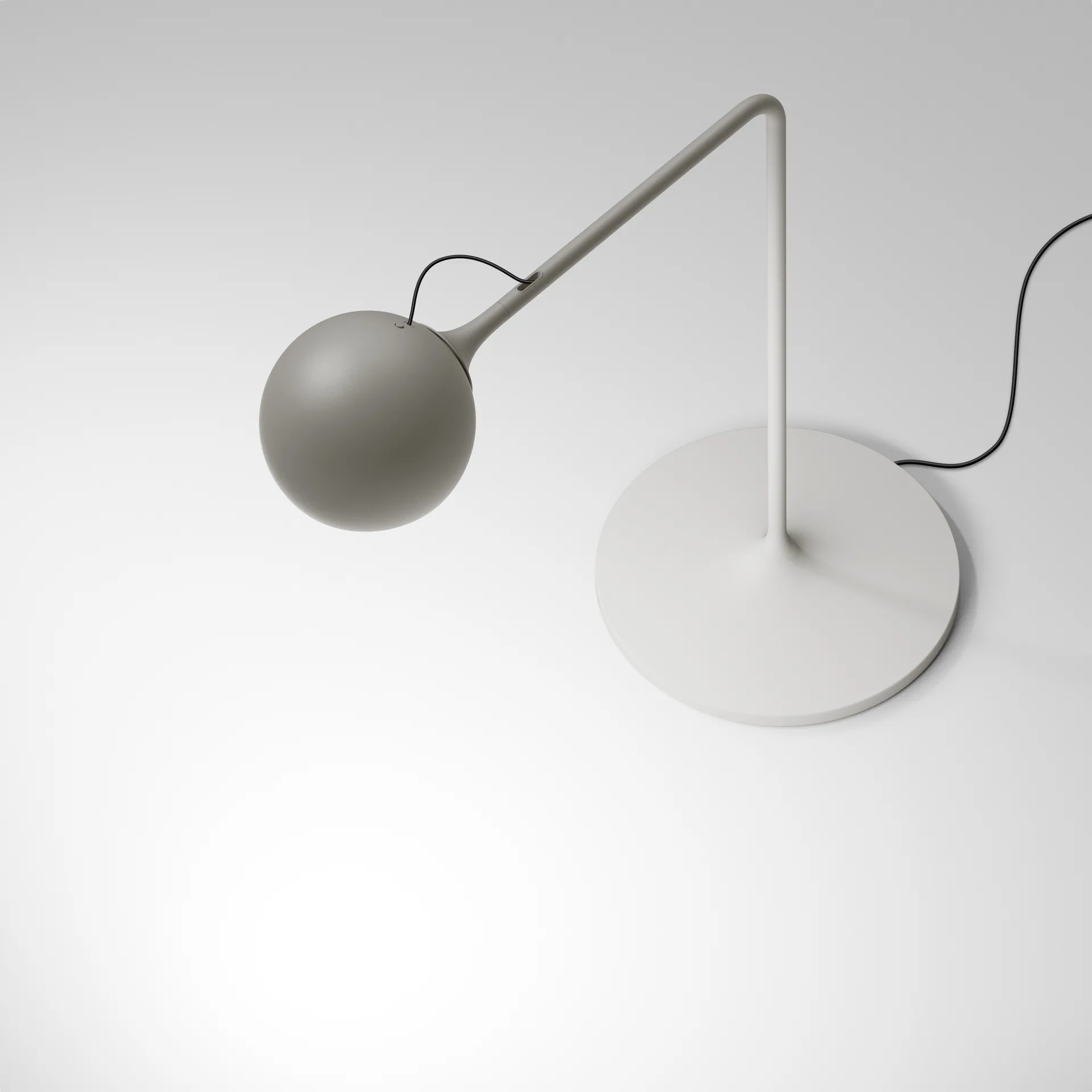 Ixa bordslampa, White-grey Artemide