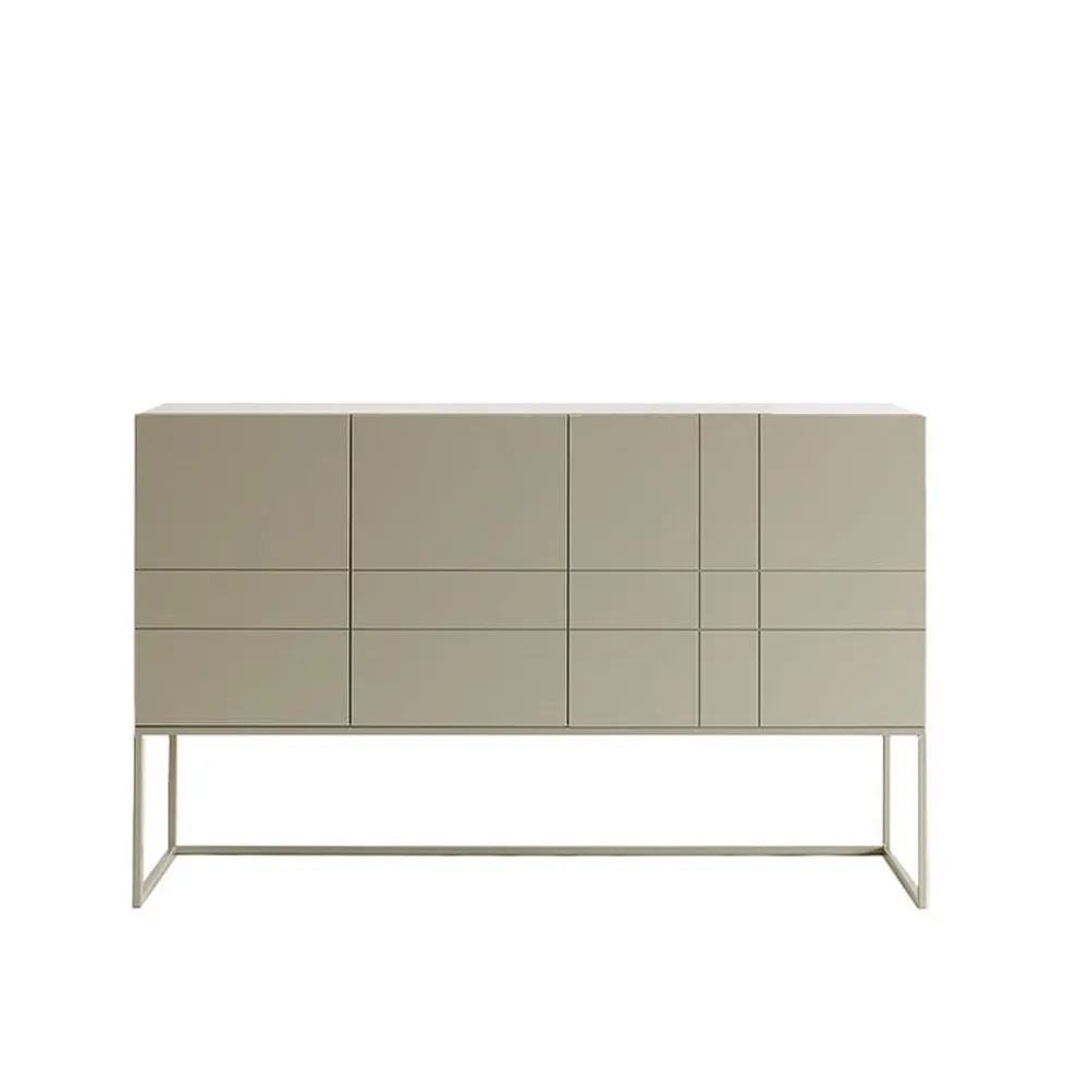 Kilt Light 137 sideboard, dark sand, 3 dörrar Asplund