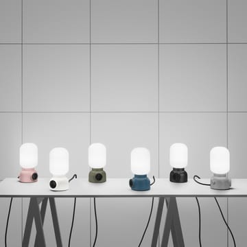 Plug Lamp bordslampa - Puderblå - Ateljé Lyktan