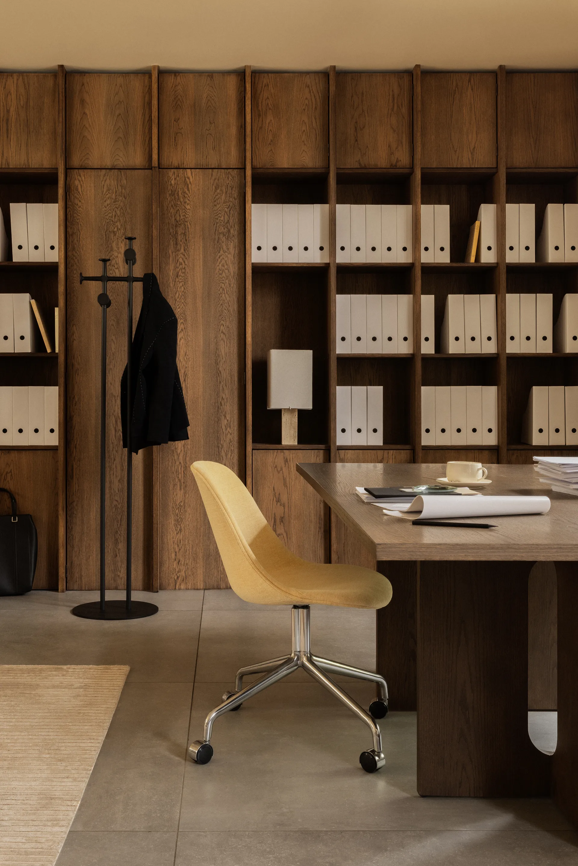 Afteroom klädhängare golv, Black Audo Copenhagen