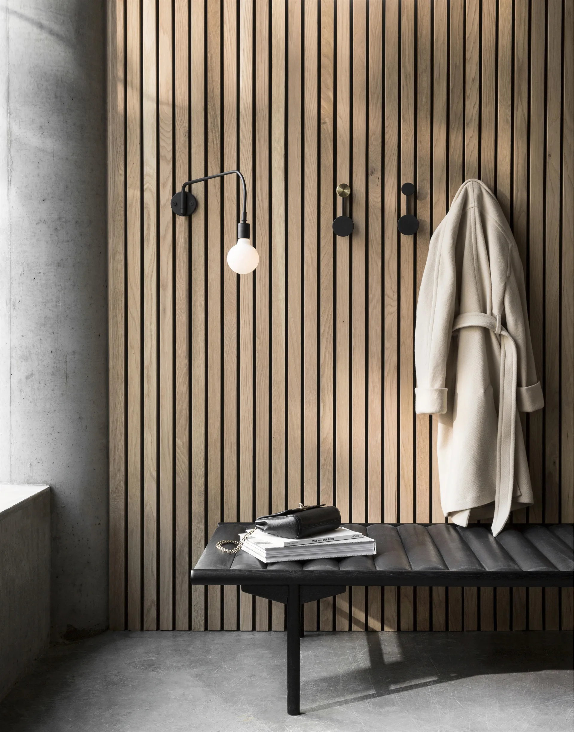 Afteroom klädhängare small, svart mässing Audo Copenhagen