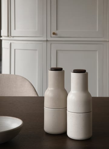 Bottle Grinder kryddkvarn keramik 2 delar - Sand (valnötslock) - Audo Copenhagen
