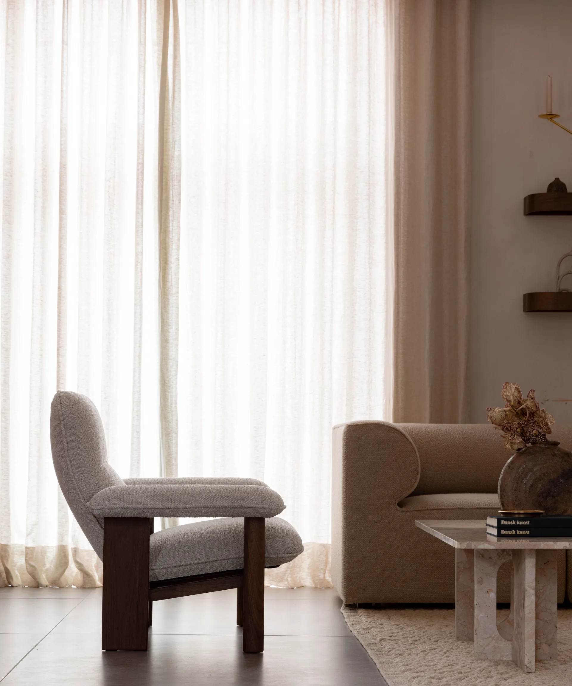 Brasilia fåtölj, Dark oak-Baru 0200 Audo Copenhagen