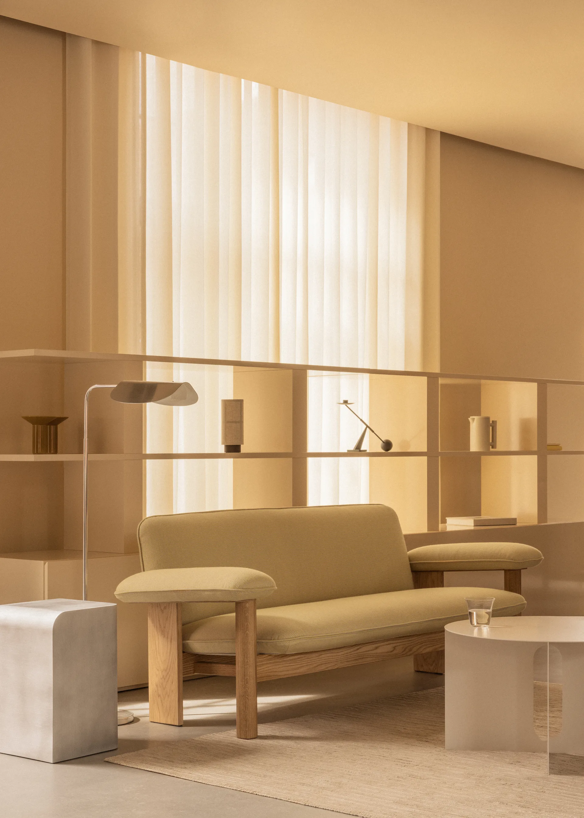 Brasilia soffa 2-sits, Dark oak-Avalon 012 Audo Copenhagen