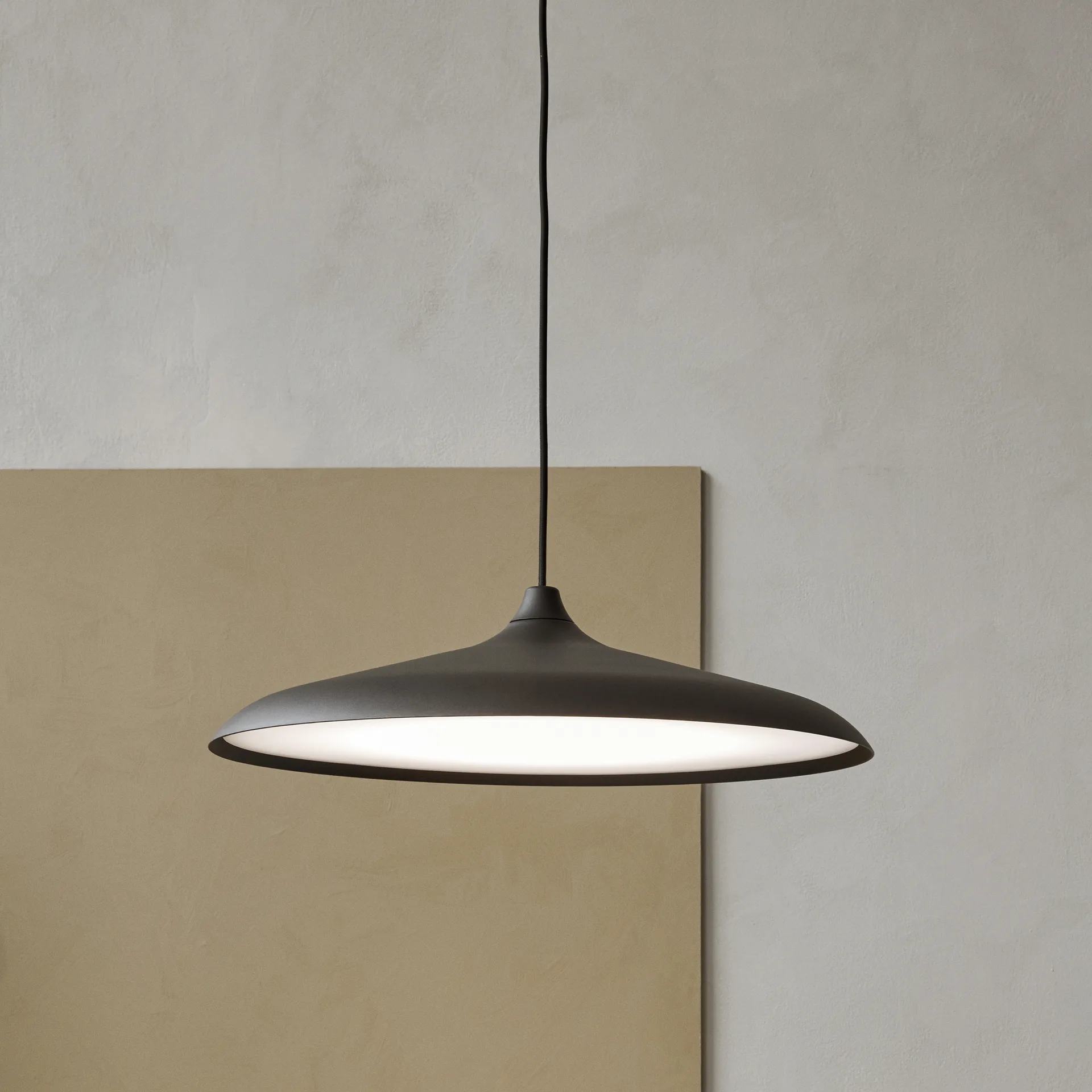 Circular taklampa, Svart Audo Copenhagen