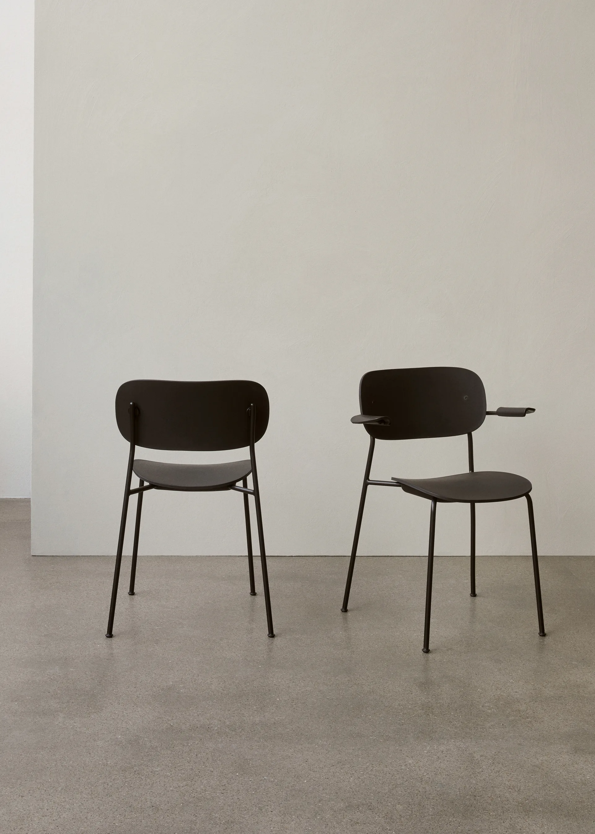 Co Chair matstol svarta ben, Svart-plast Audo Copenhagen