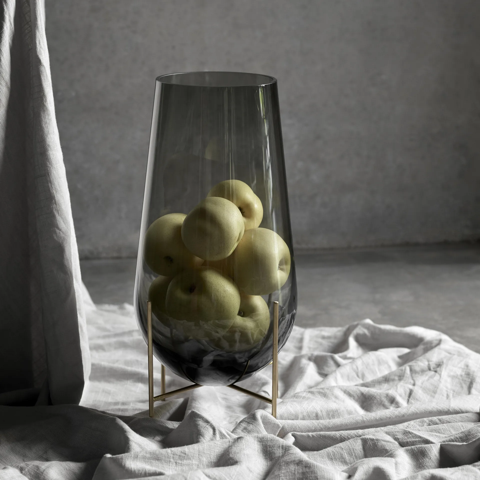 Échasse medium vas, rökfärgat glas Audo Copenhagen