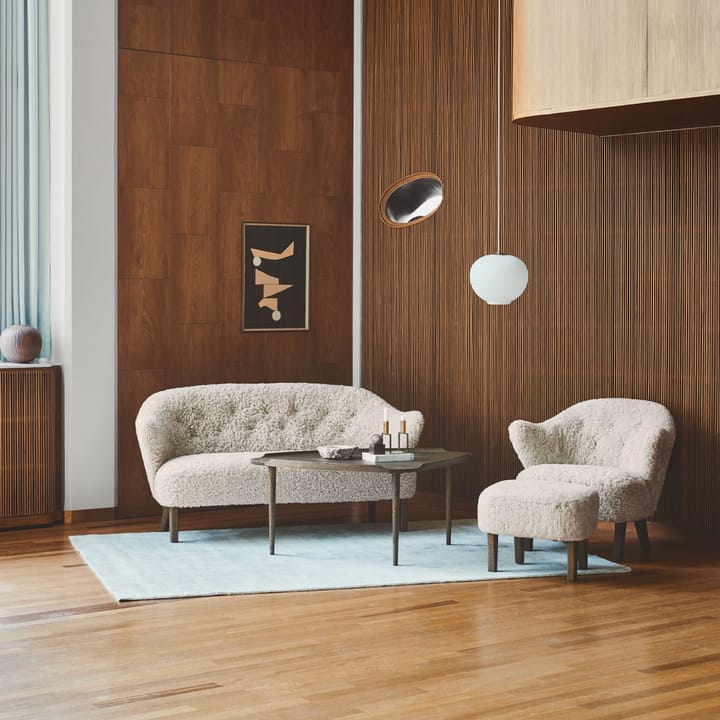 Ingeborg fåtölj, Sahcozero beige-ben rökt ek Audo Copenhagen