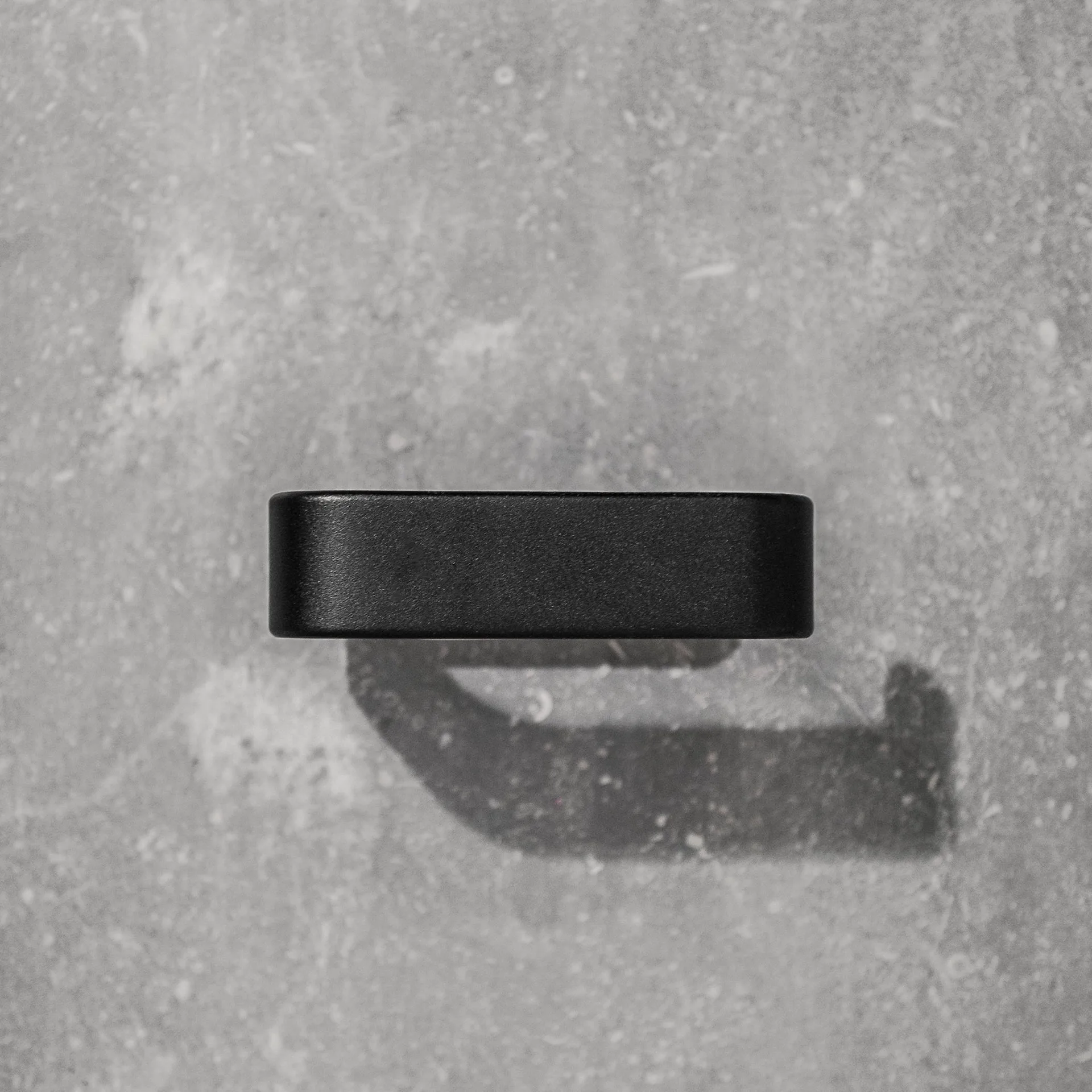 Norm toalettpappershållare, svart Audo Copenhagen