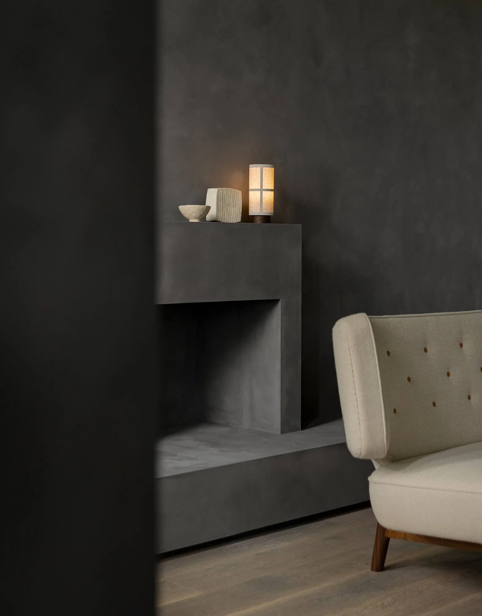 Radiohus soffa, Re-wool 218-valnöt, läderknappar, 2-sits Audo Copenhagen