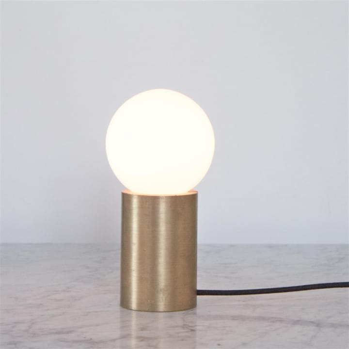 Socket bordslampa, borstad mässing Audo Copenhagen