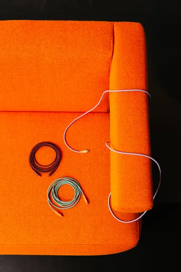 AVOLT x Bauhaus-Archiv Cable 1 USB C till USB C - Mulberry Red - Avolt