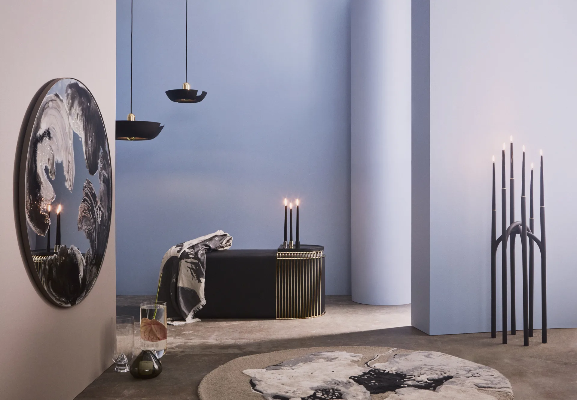 Angui ljusstake 92 cm, Svart-guld AYTM