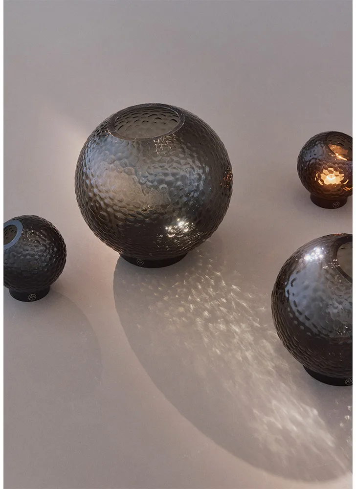 Globe bubbles vas Ø10 cm, Black AYTM