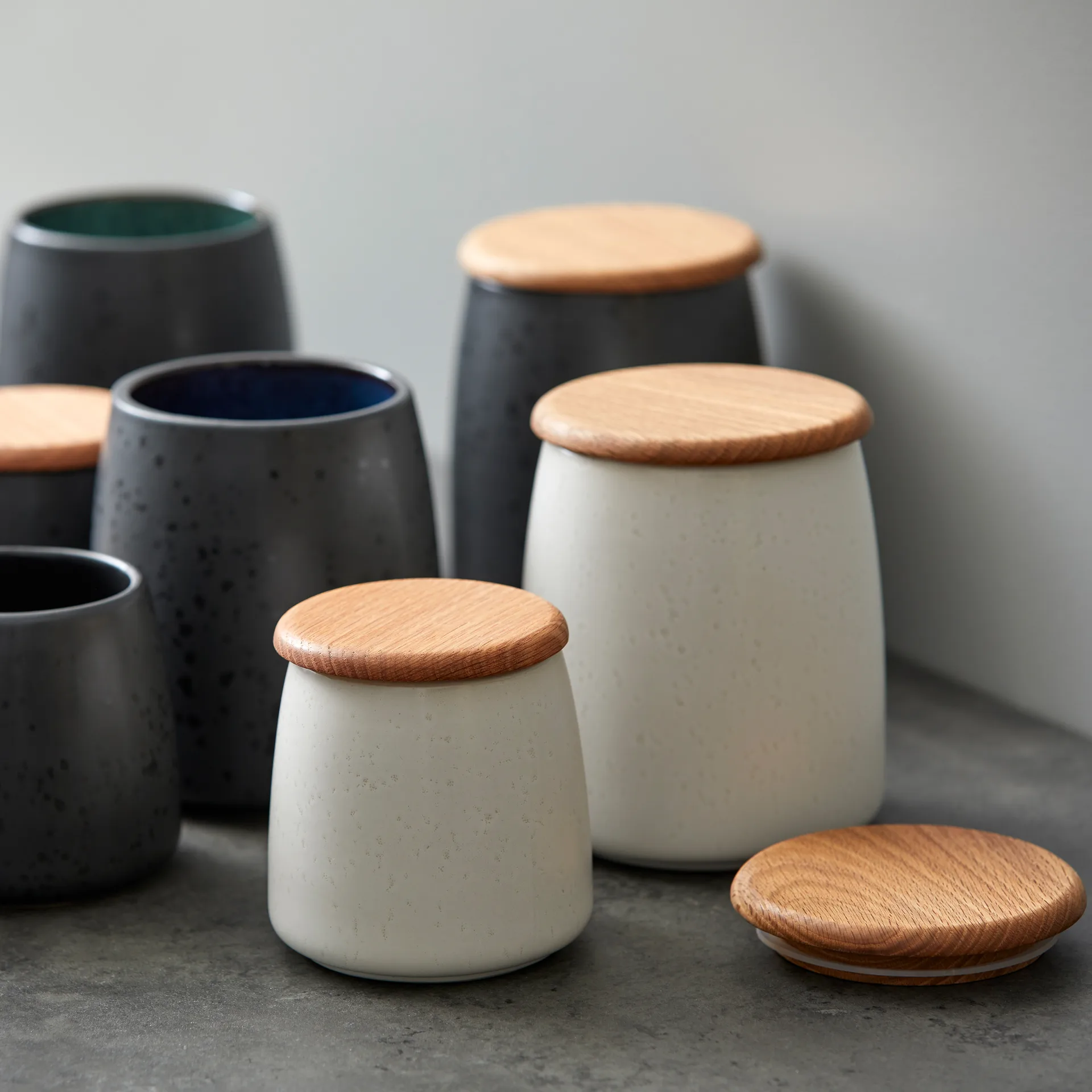 Bitz burk med lock matt 12 cm, Matt gräddvit Bitz