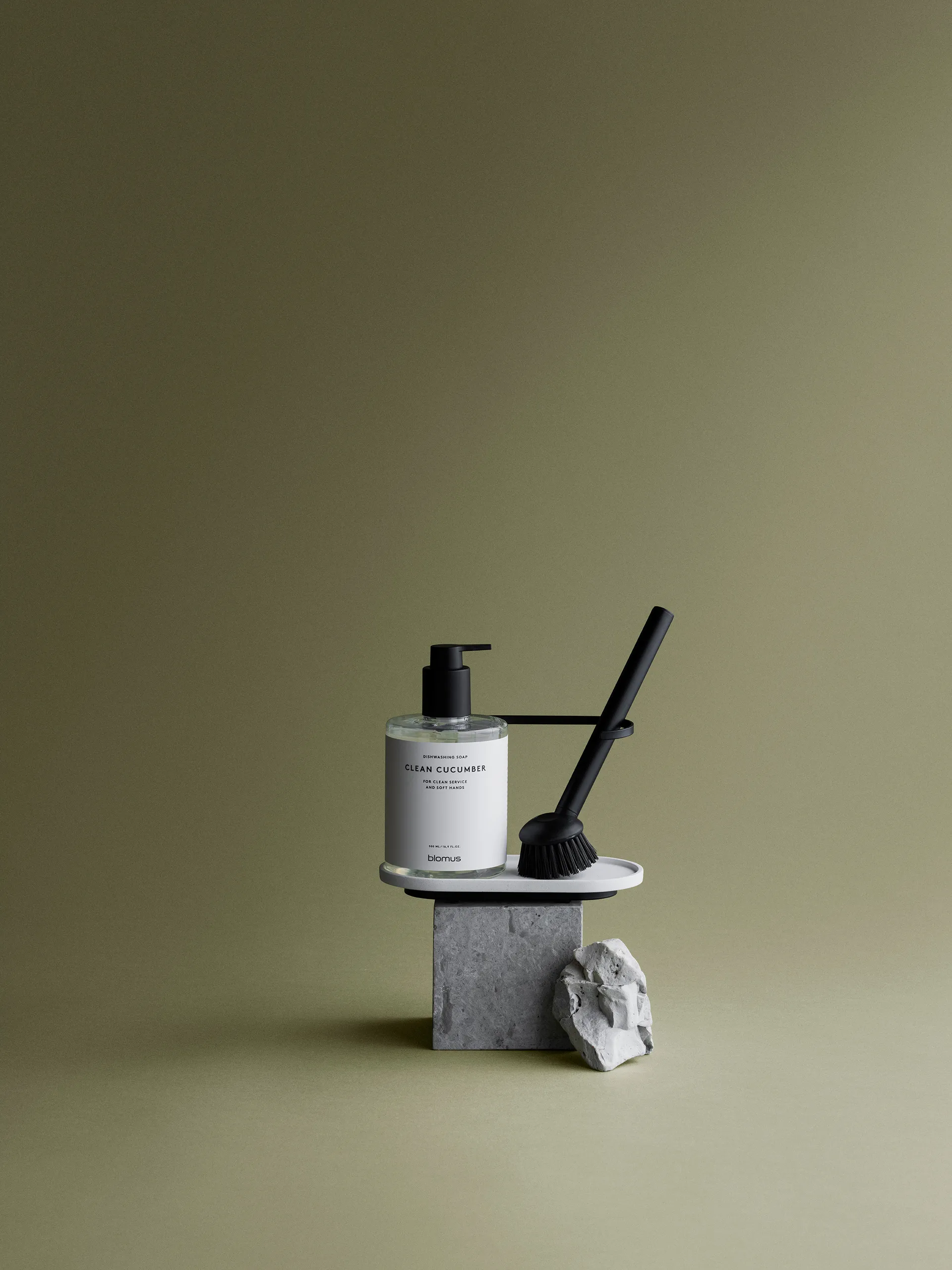 Arja diskborsta, Svart blomus