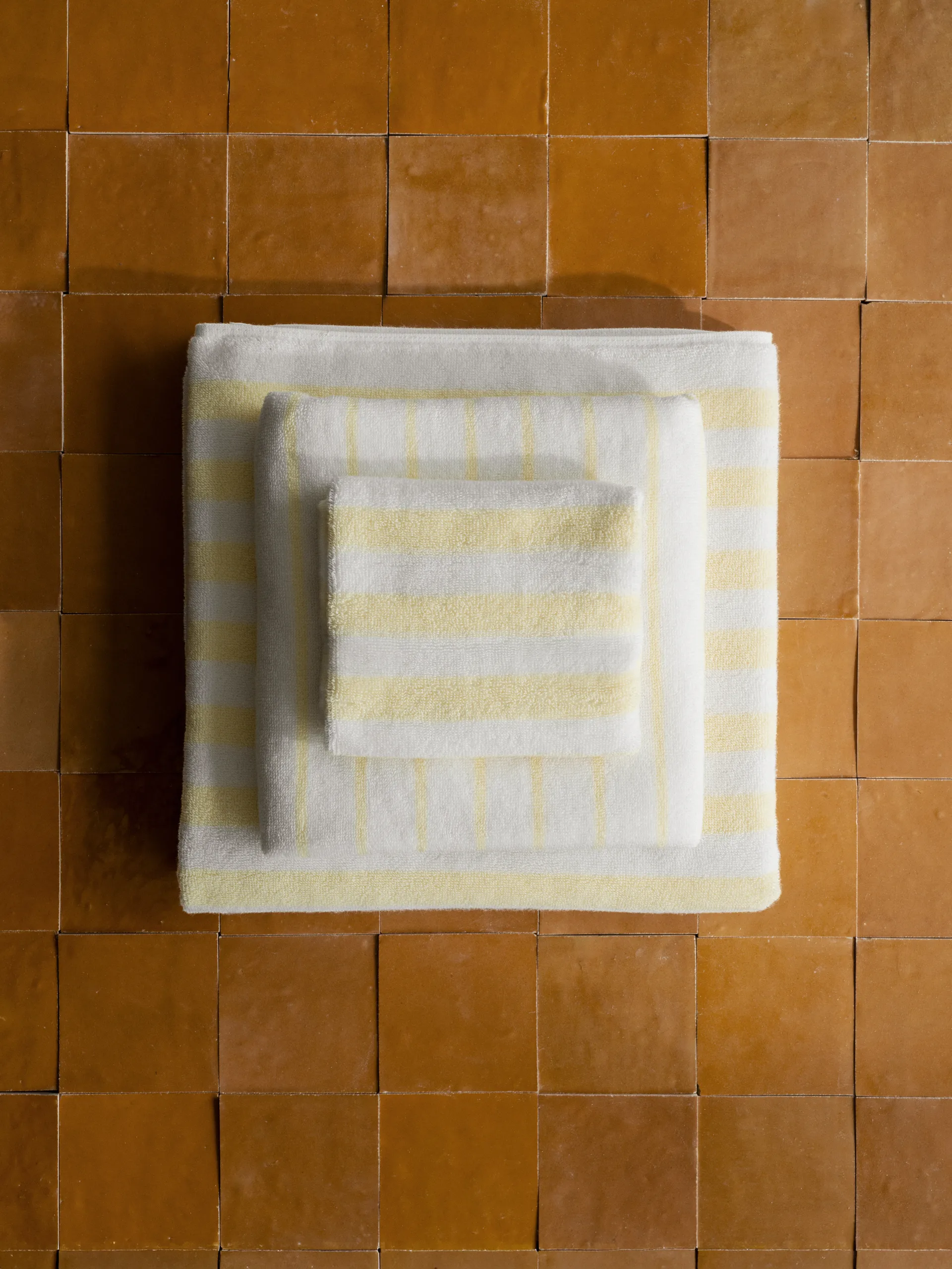 Arto handduk, Transparent yellow-white, 50x100 cm blomus