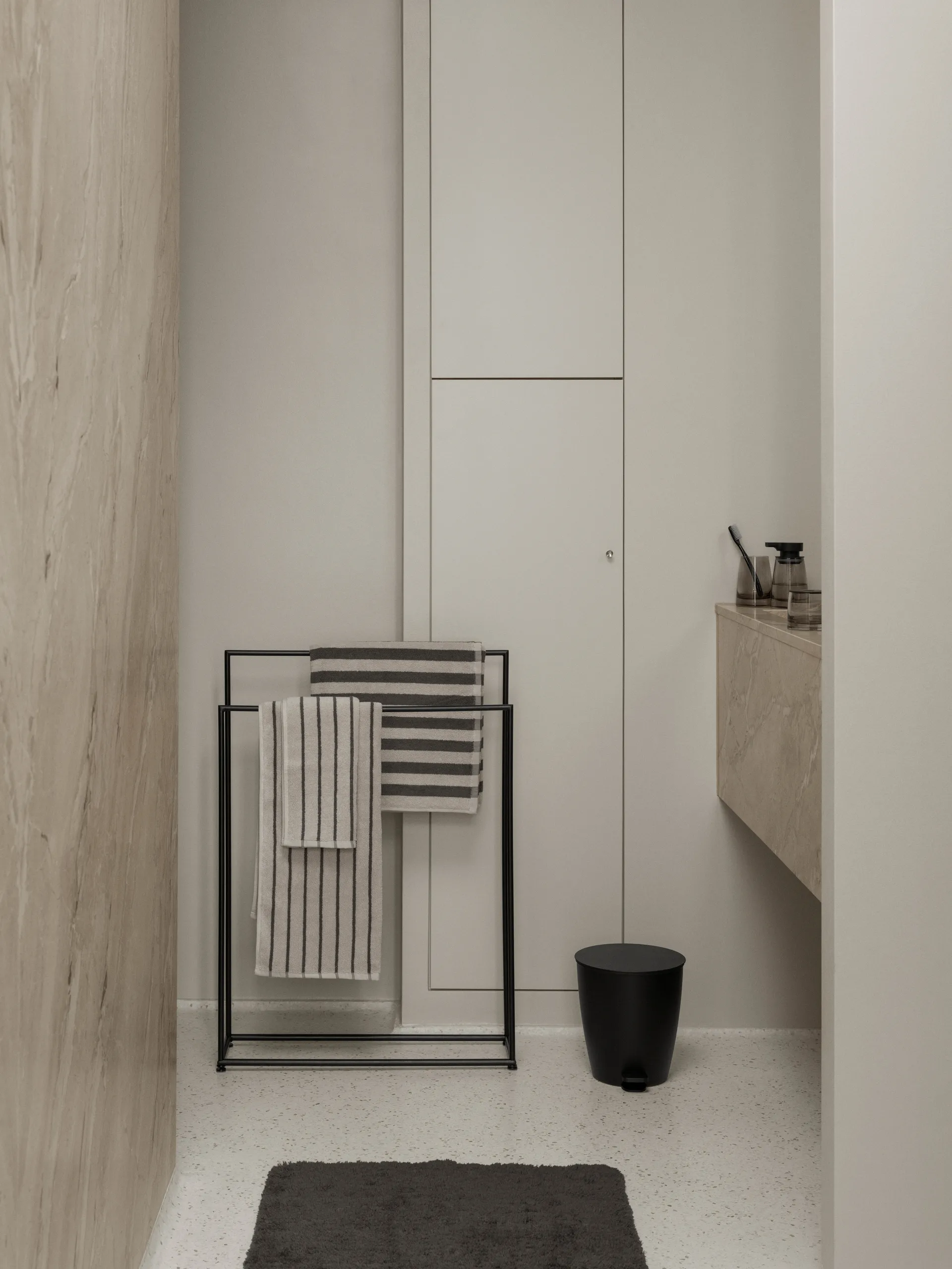 Ava förvaringsbox, Black blomus