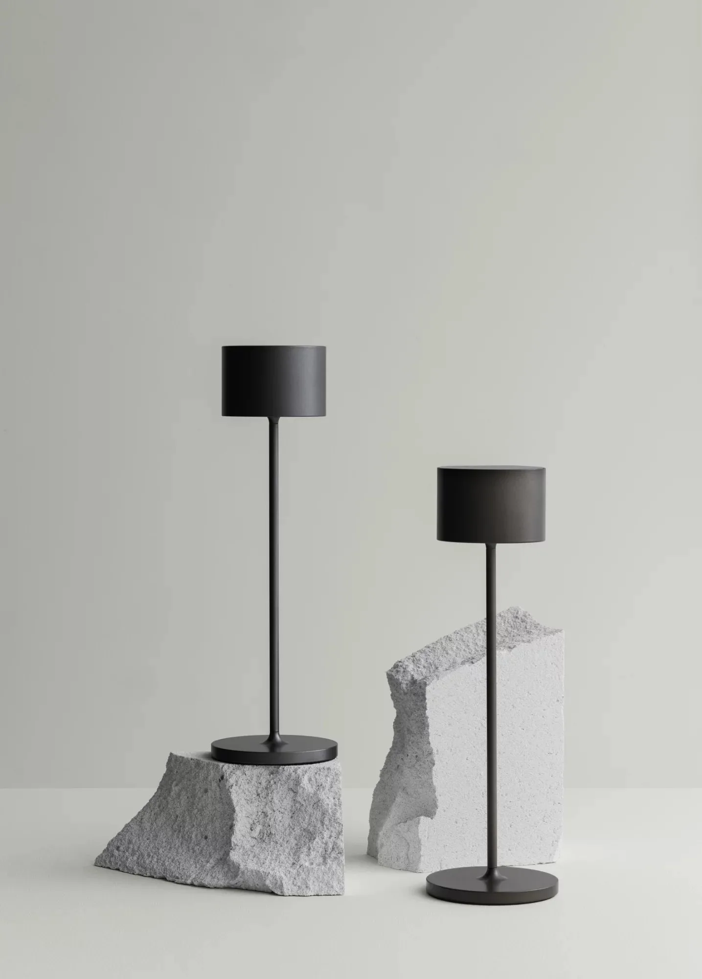 Farol mobil LED-lampa 33 cm, Burned Metal blomus