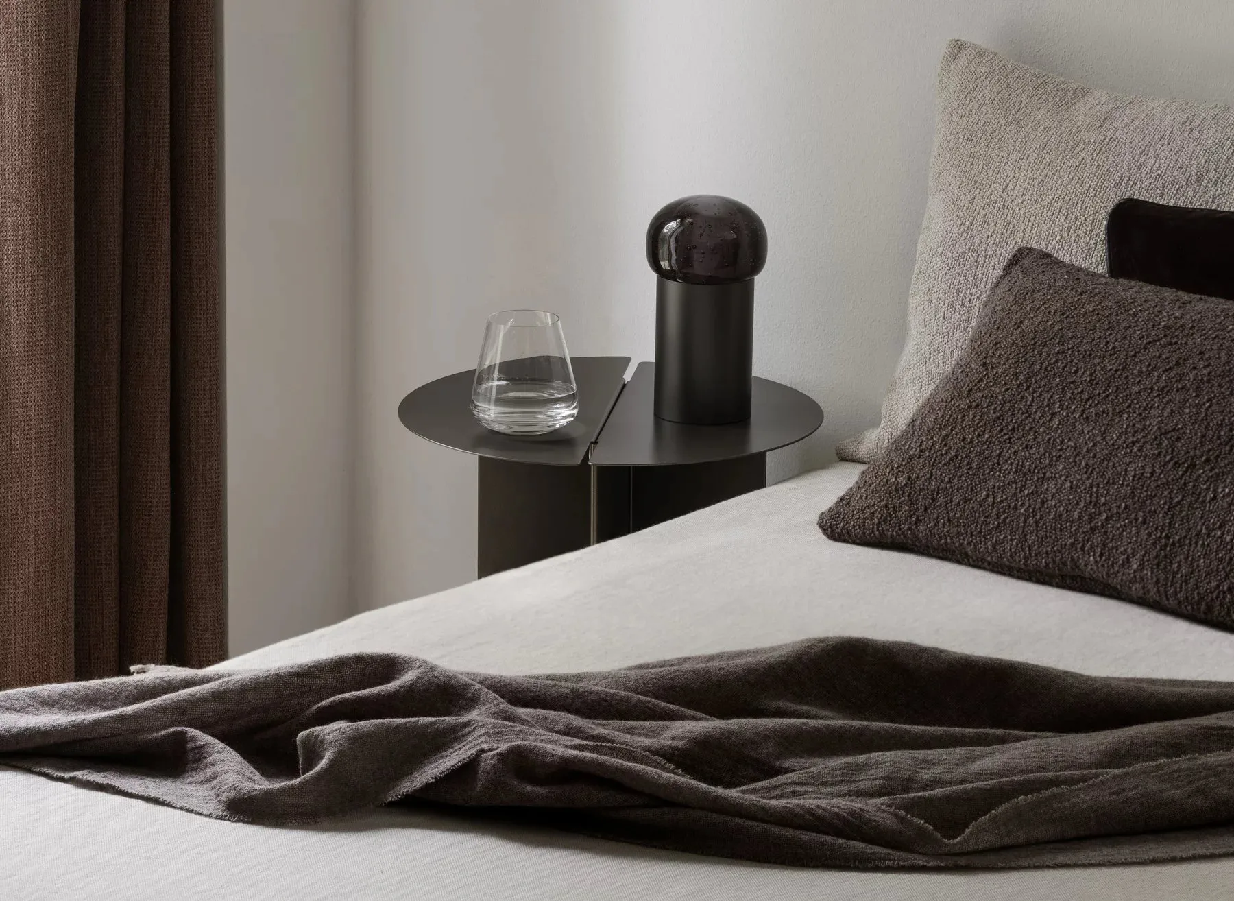 Iris LED-lampa 18 cm, Gun Metal blomus